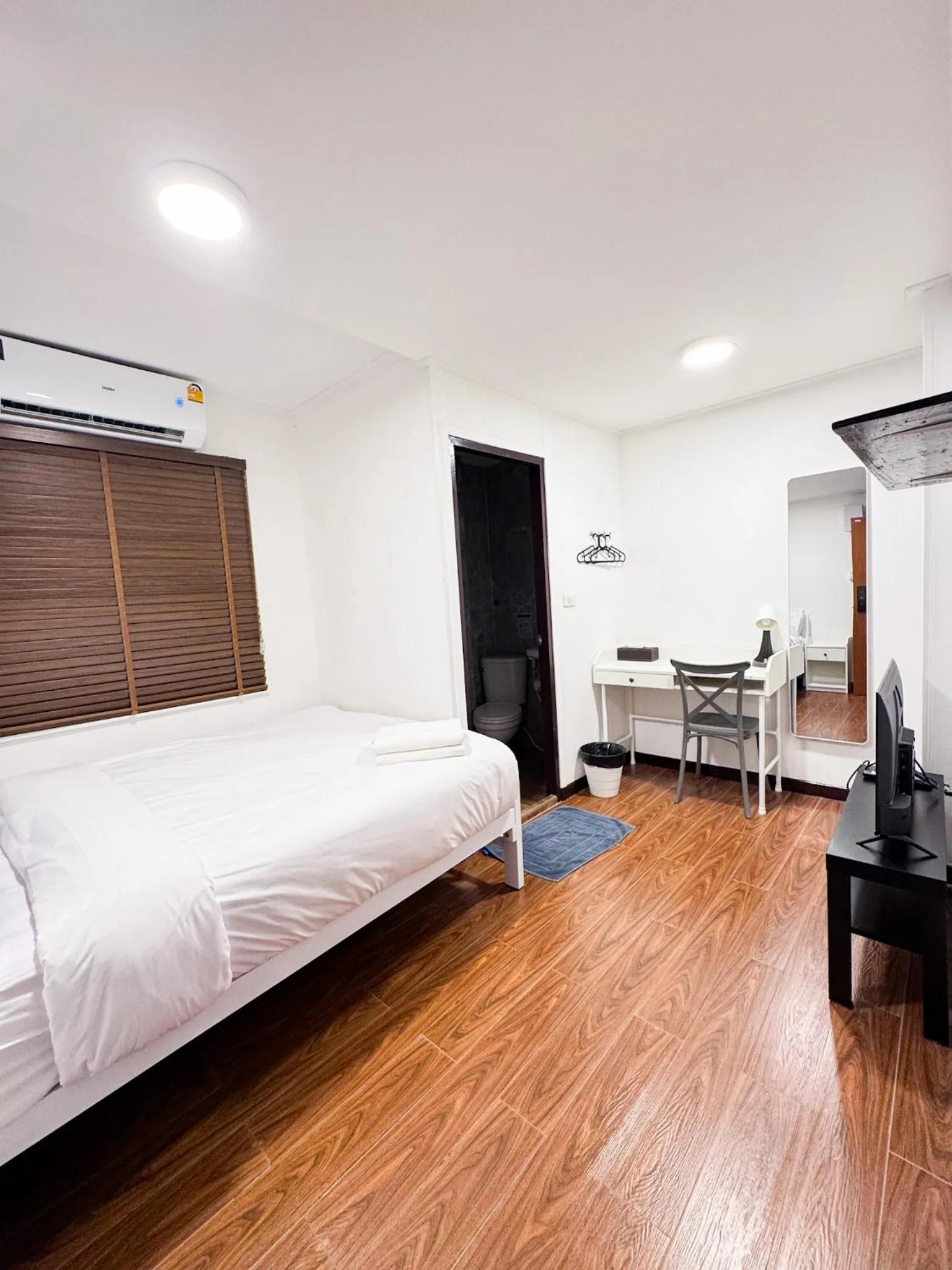 Standard Queen Room in Diff Hostel