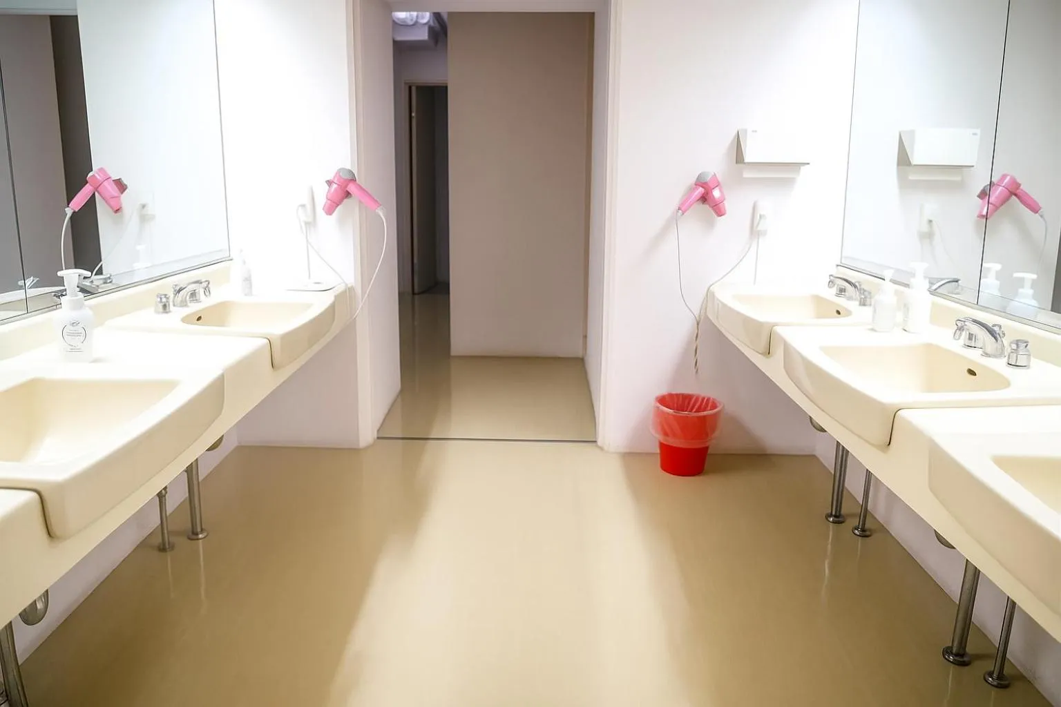 【Western-Style Room with Shared Bathroom】 for 1 person in Sakura Hotel Nippori