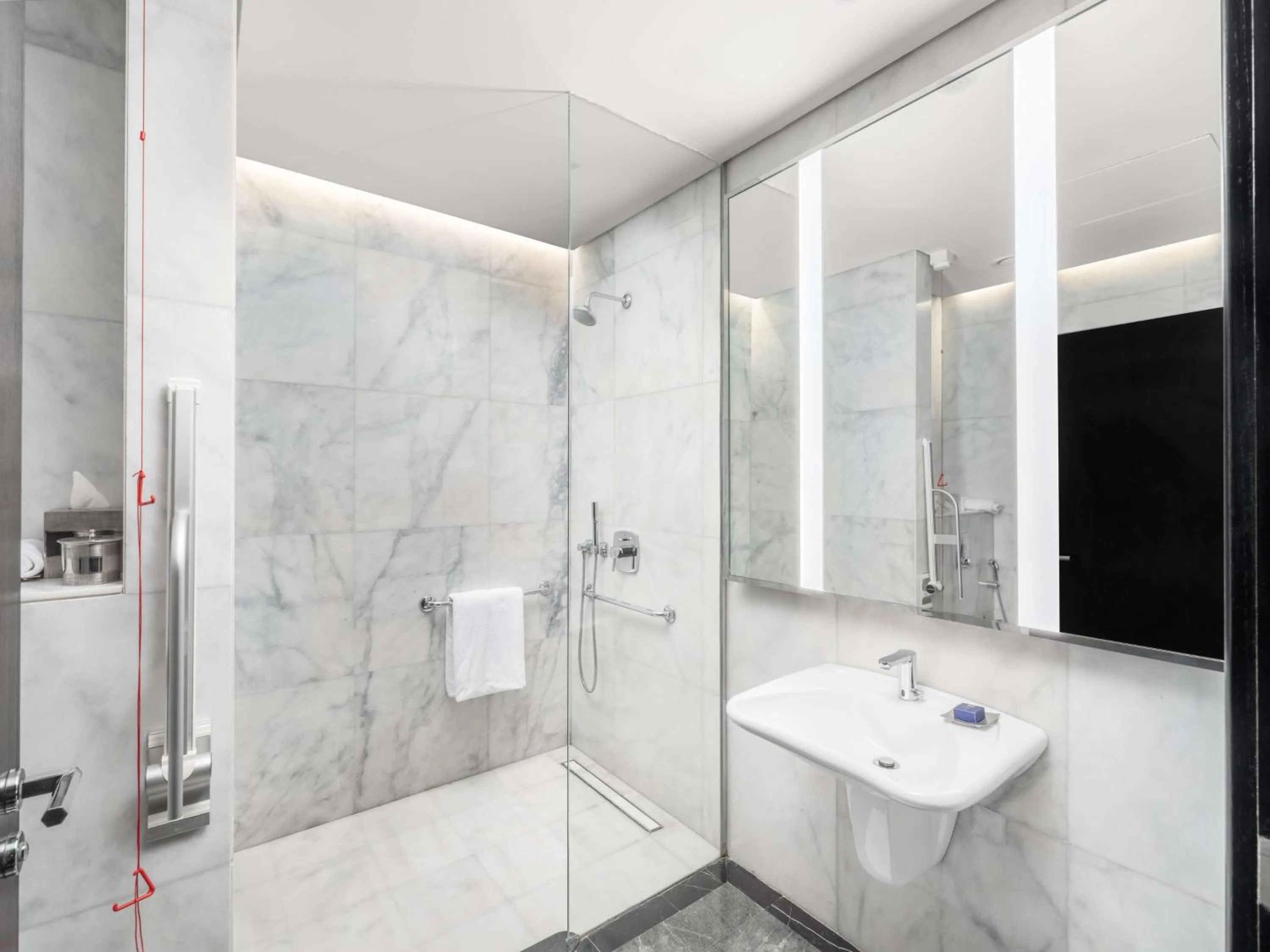 King Room - Mobility Access in The Hotel Galleria Jeddah, Curio Collection by Hilton