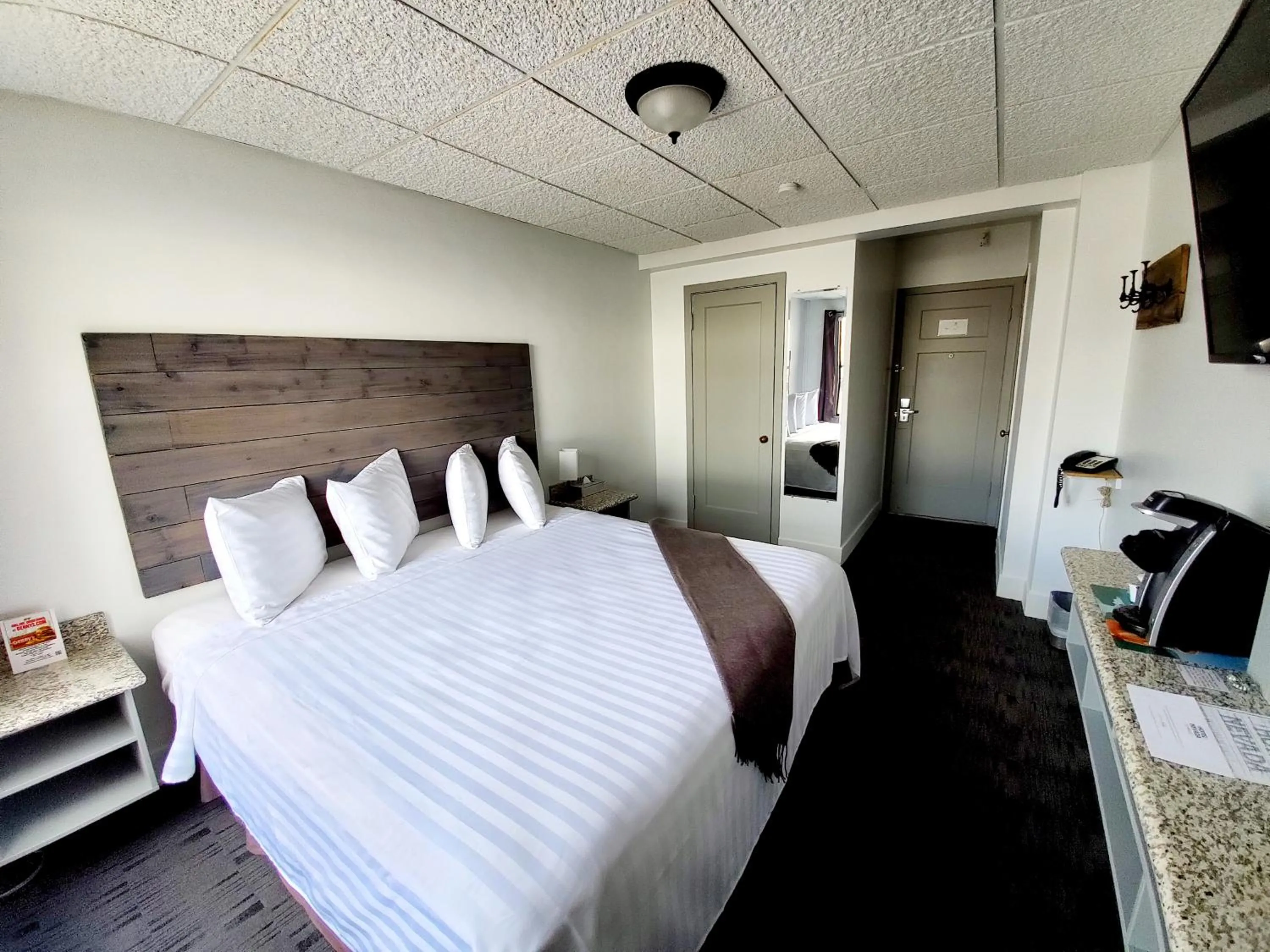 King Pet Friendly in Hotel Nevada & Gambling Hall