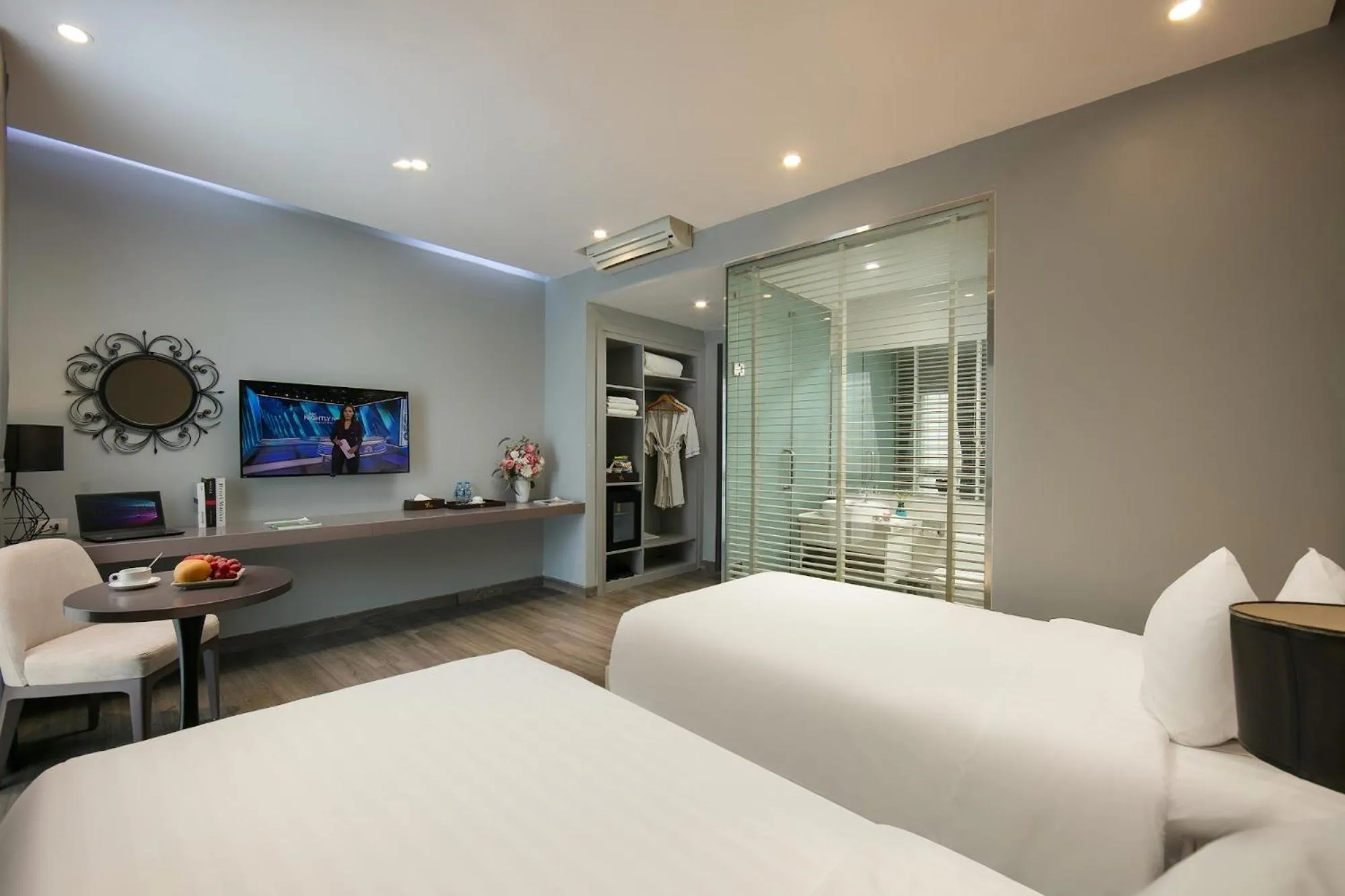 Deluxe Twin Room in Hanoi Ping Luxury Hotel