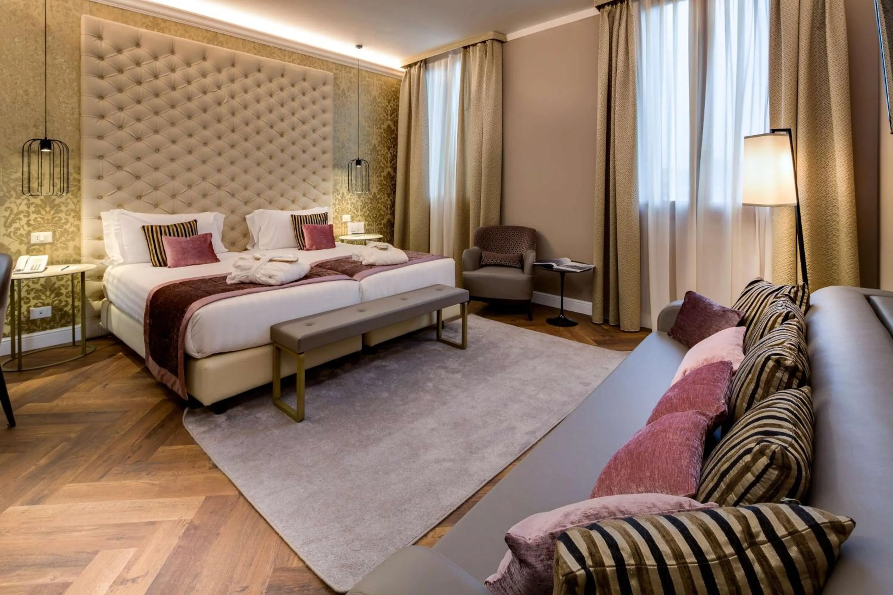 Deluxe with Sofabed in BW Premier Collection CHC Continental