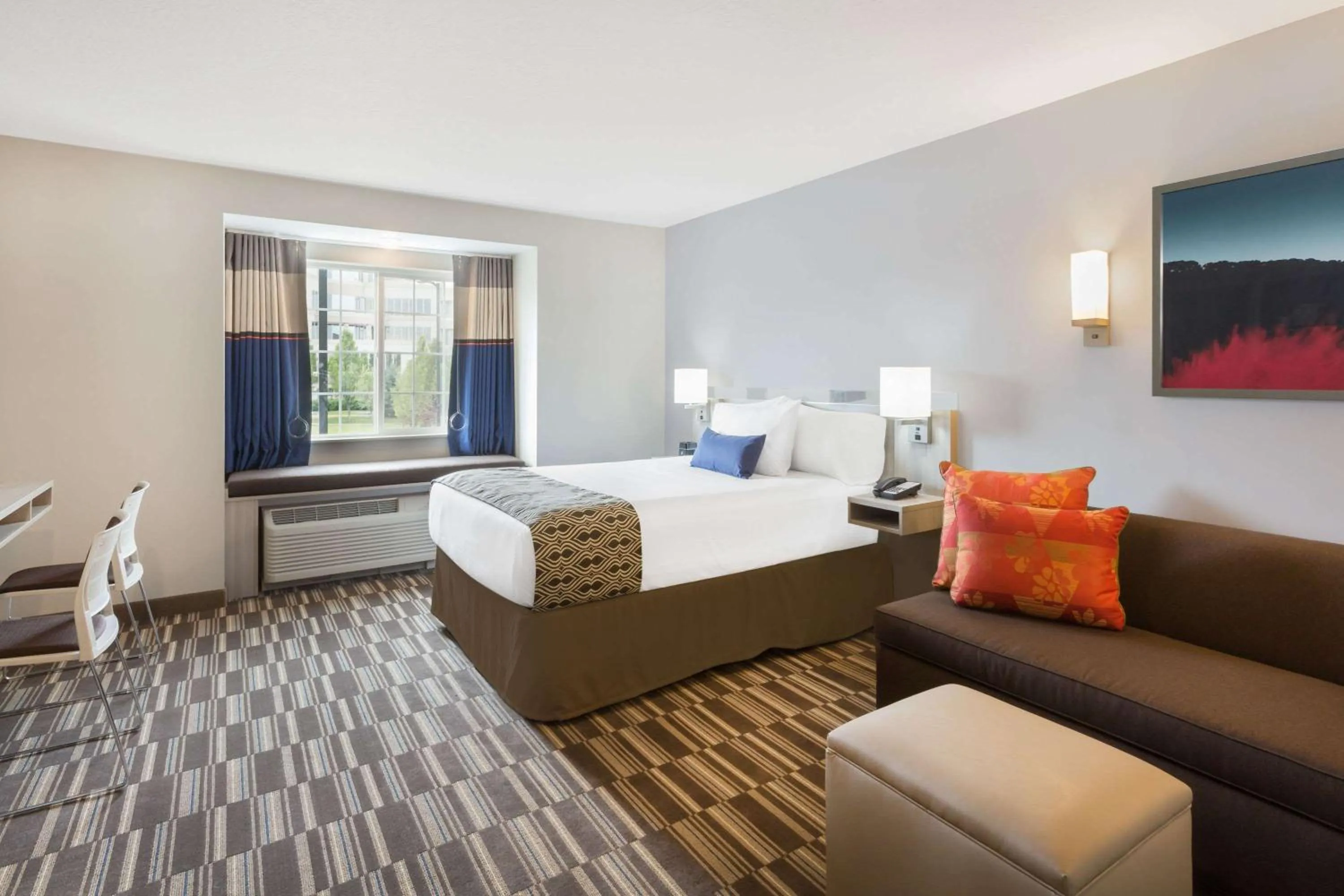Queen Room - Non-Smoking in Microtel Inn & Suites by Wyndham Springville