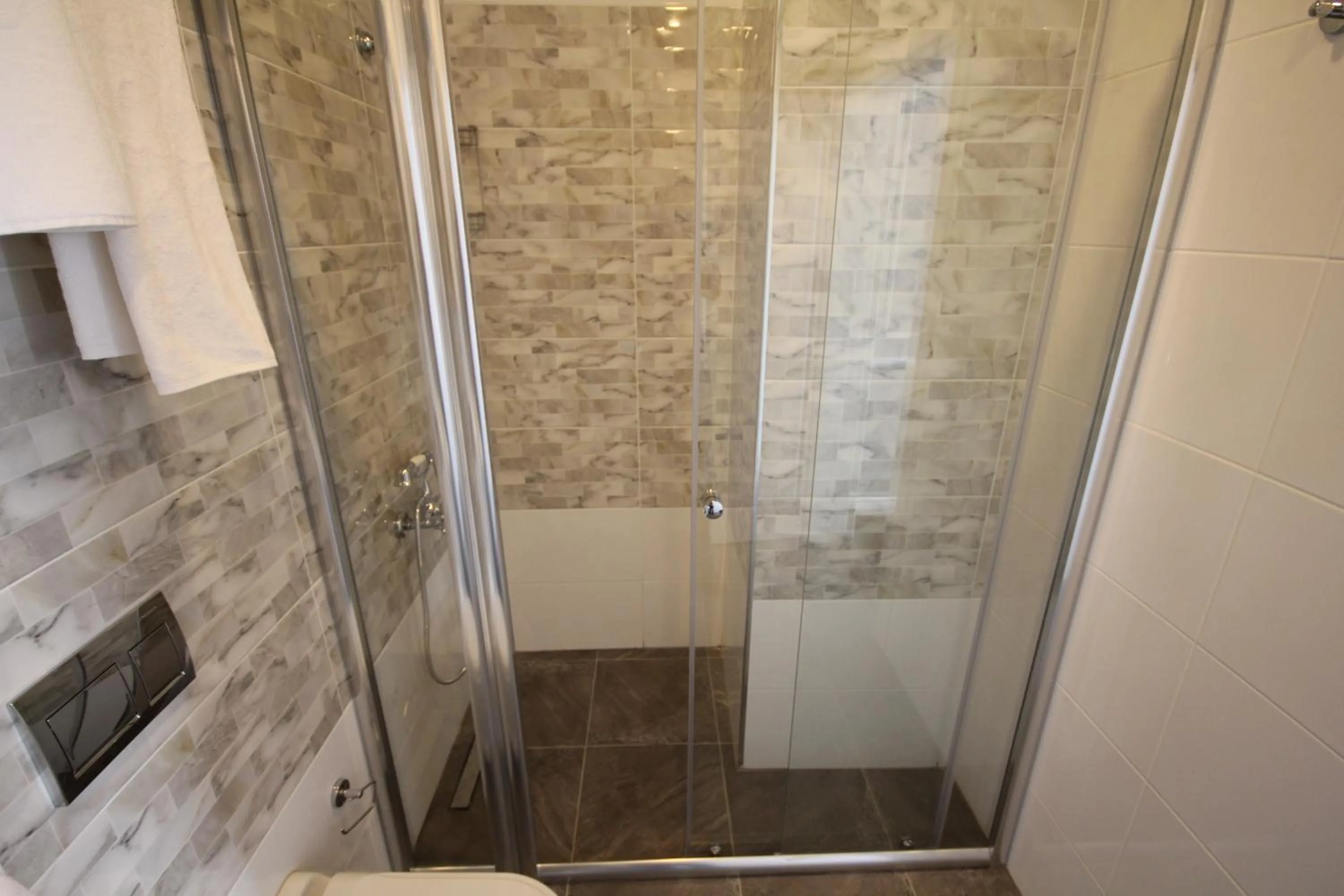 Double or Twin Room in Hotel Naumpasa Konagi