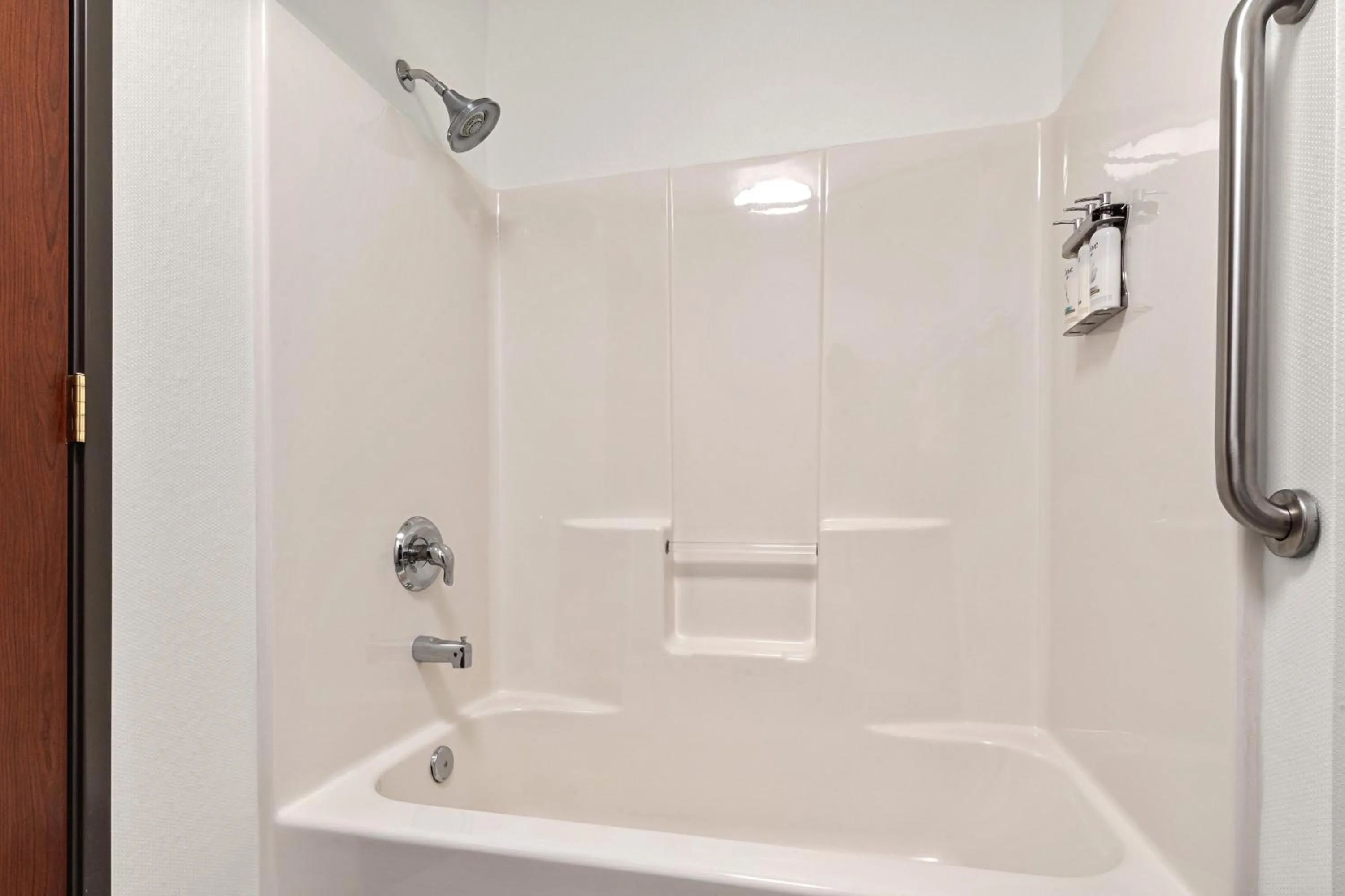 Standard King Room with Sofa Bed - Non-Smoking in Holiday Inn Express Wenatchee by IHG