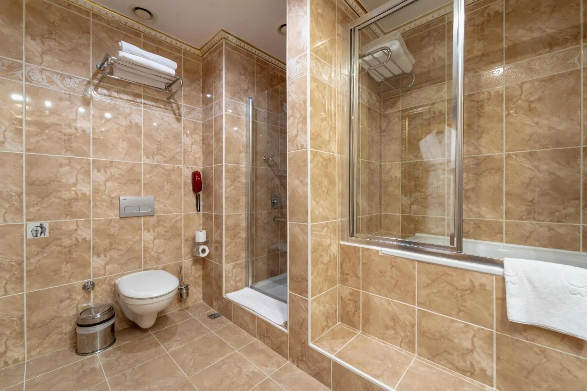 Deluxe Suite in Club Hotel Sera