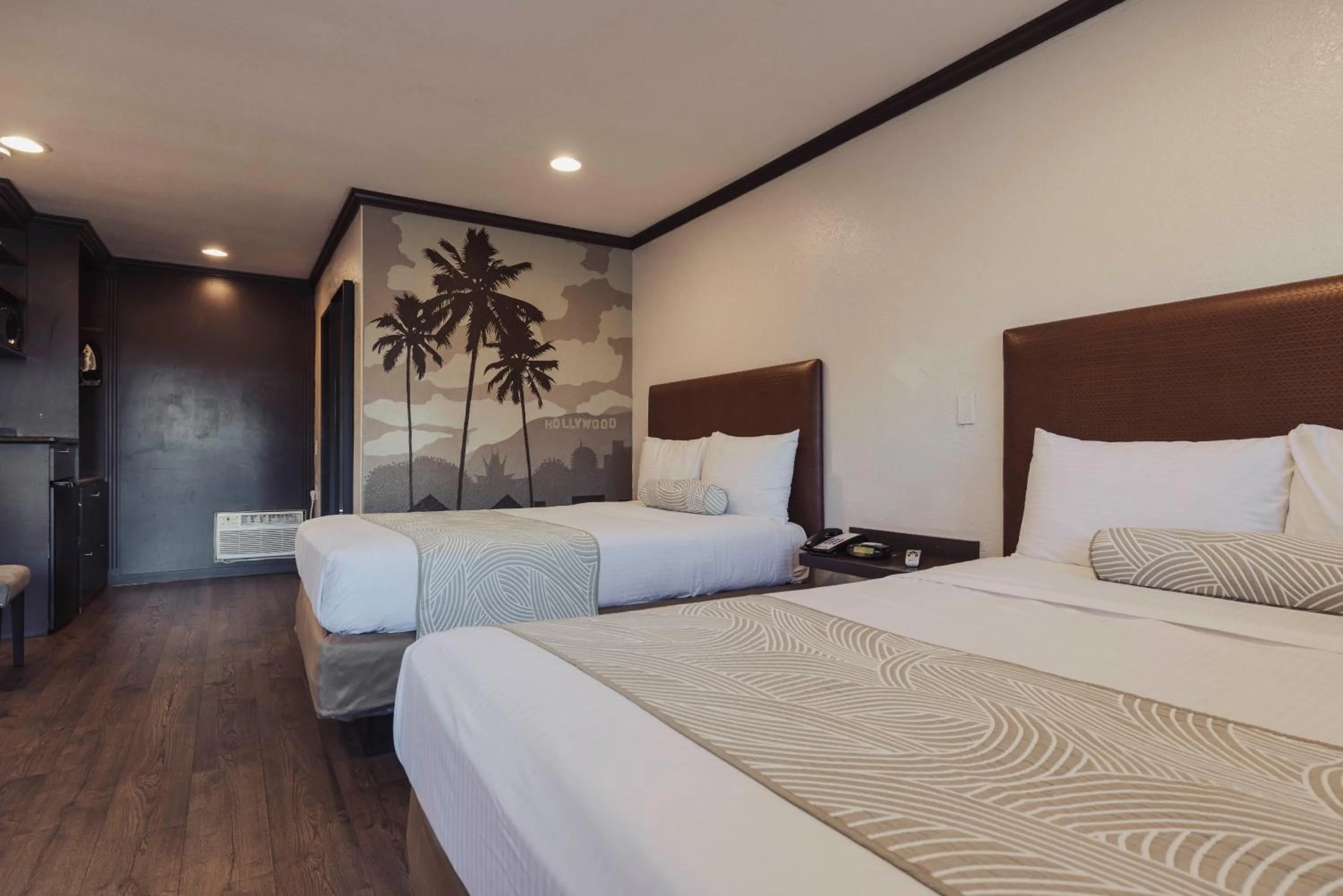 Classic Room - 2 Queen Beds in The Dixie Hollywood