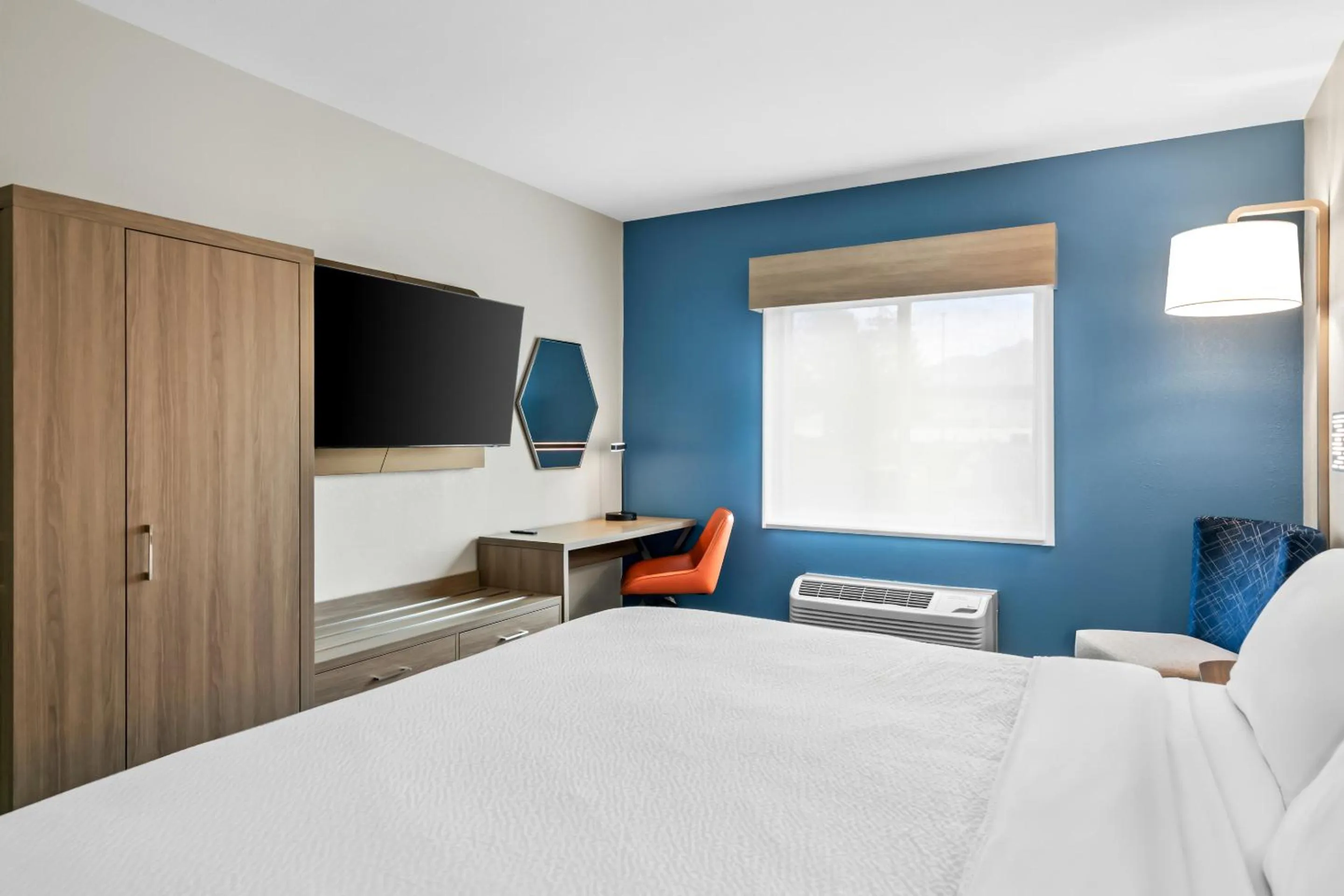 Standard King Room in Holiday Inn Express Ogden by IHG