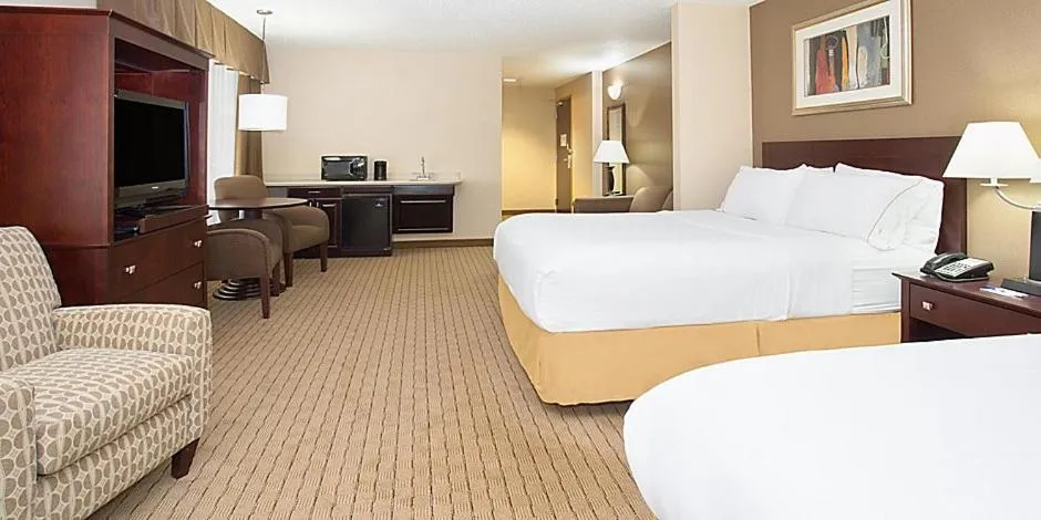 Suite with Two Queen Beds in Holiday Inn Express Hotel & Suites Minot South by IHG