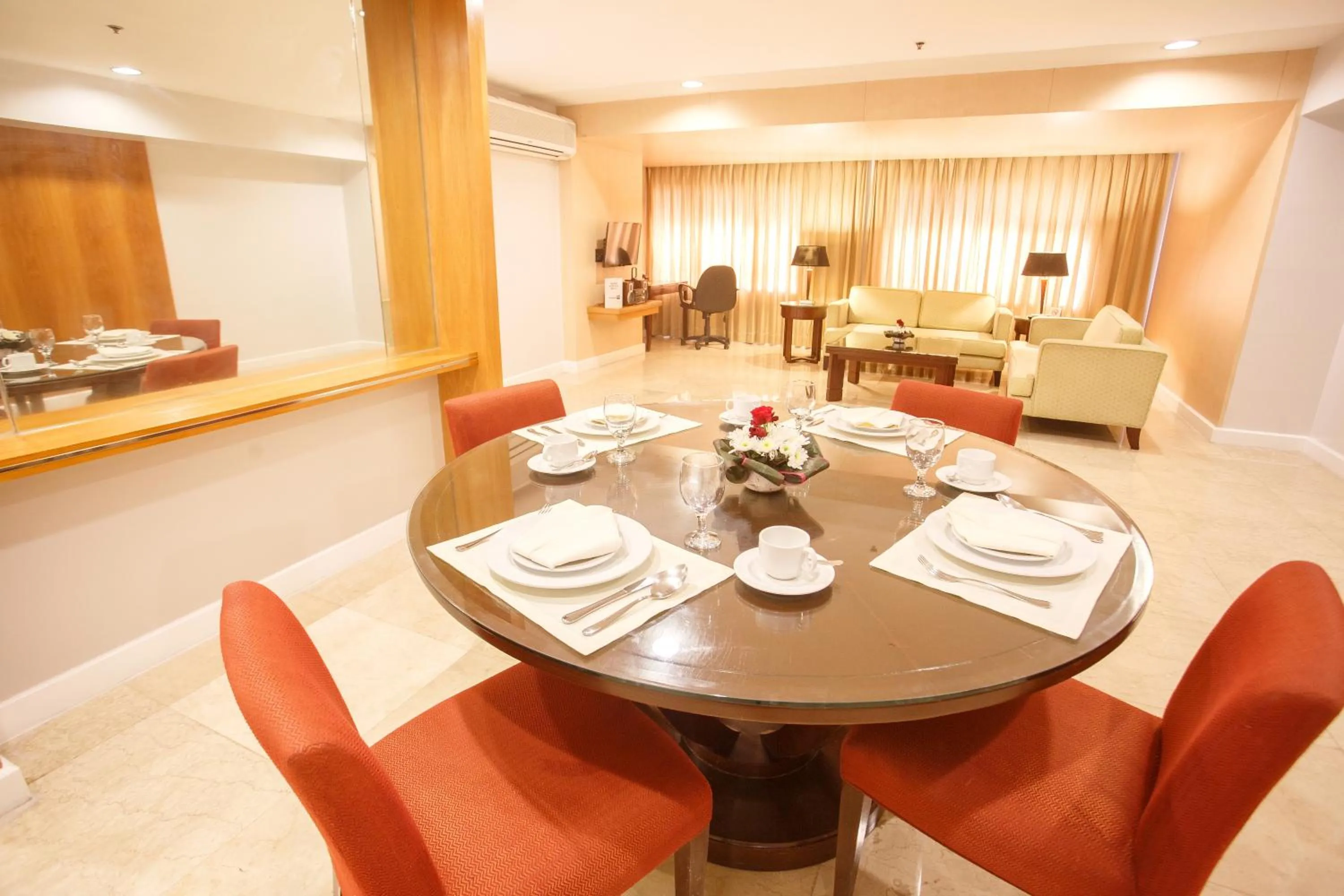 Two-Bedroom Premier in The Linden Suites