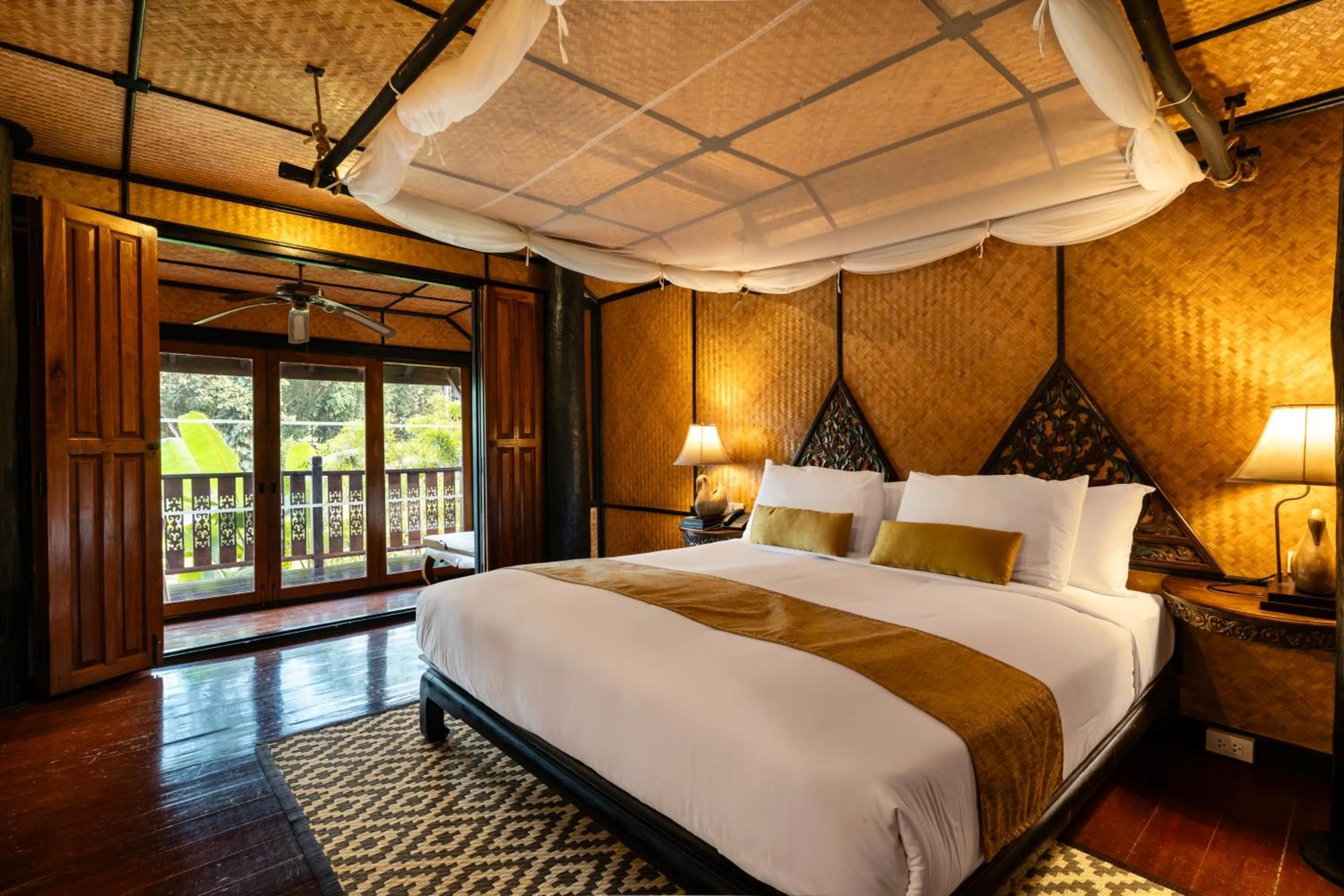 Lakeview Deluxe with Balcony in Lampang River Lodge