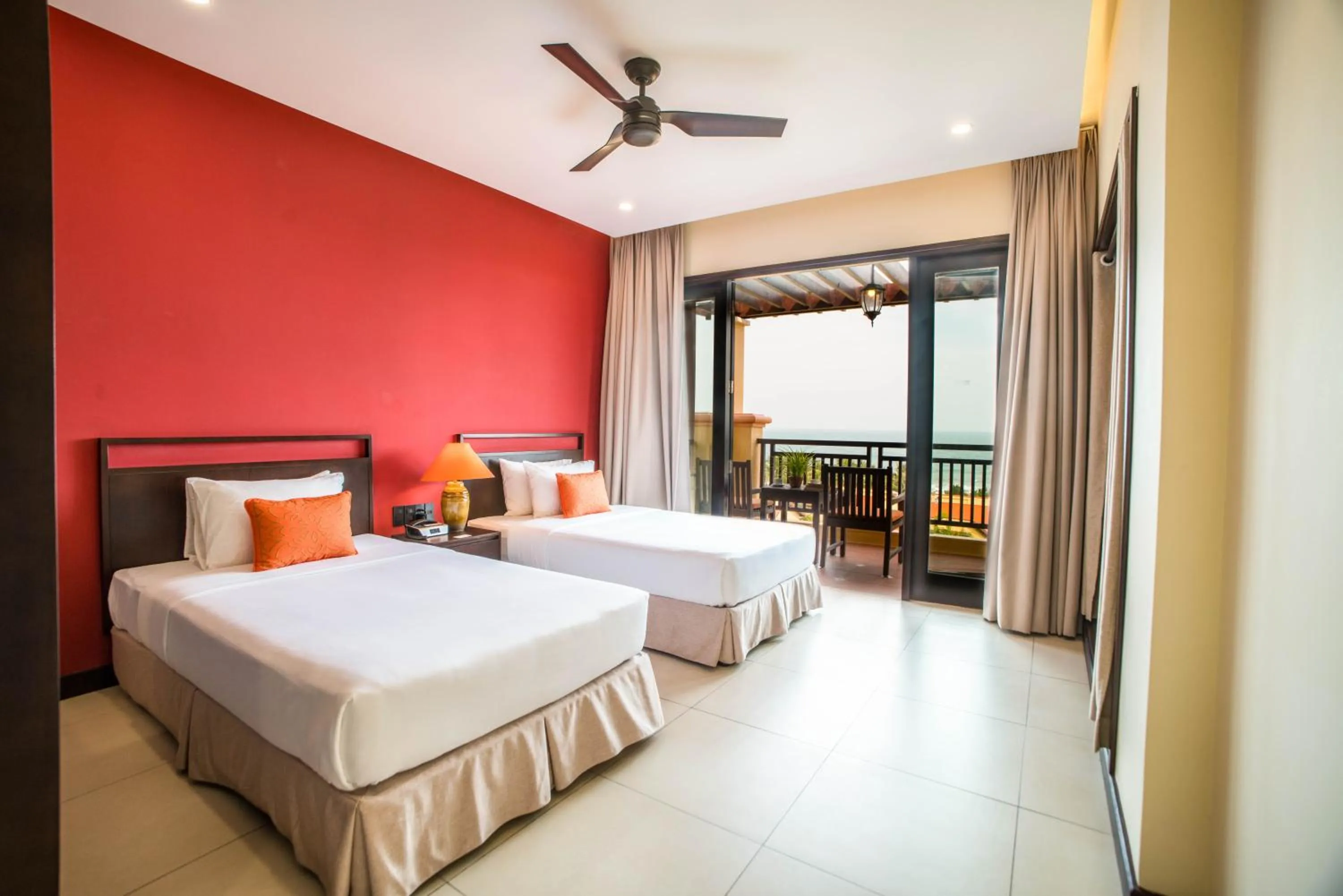 Executive Suite with Balcony - Complimentary Mini-bar in room in Pandanus Resort