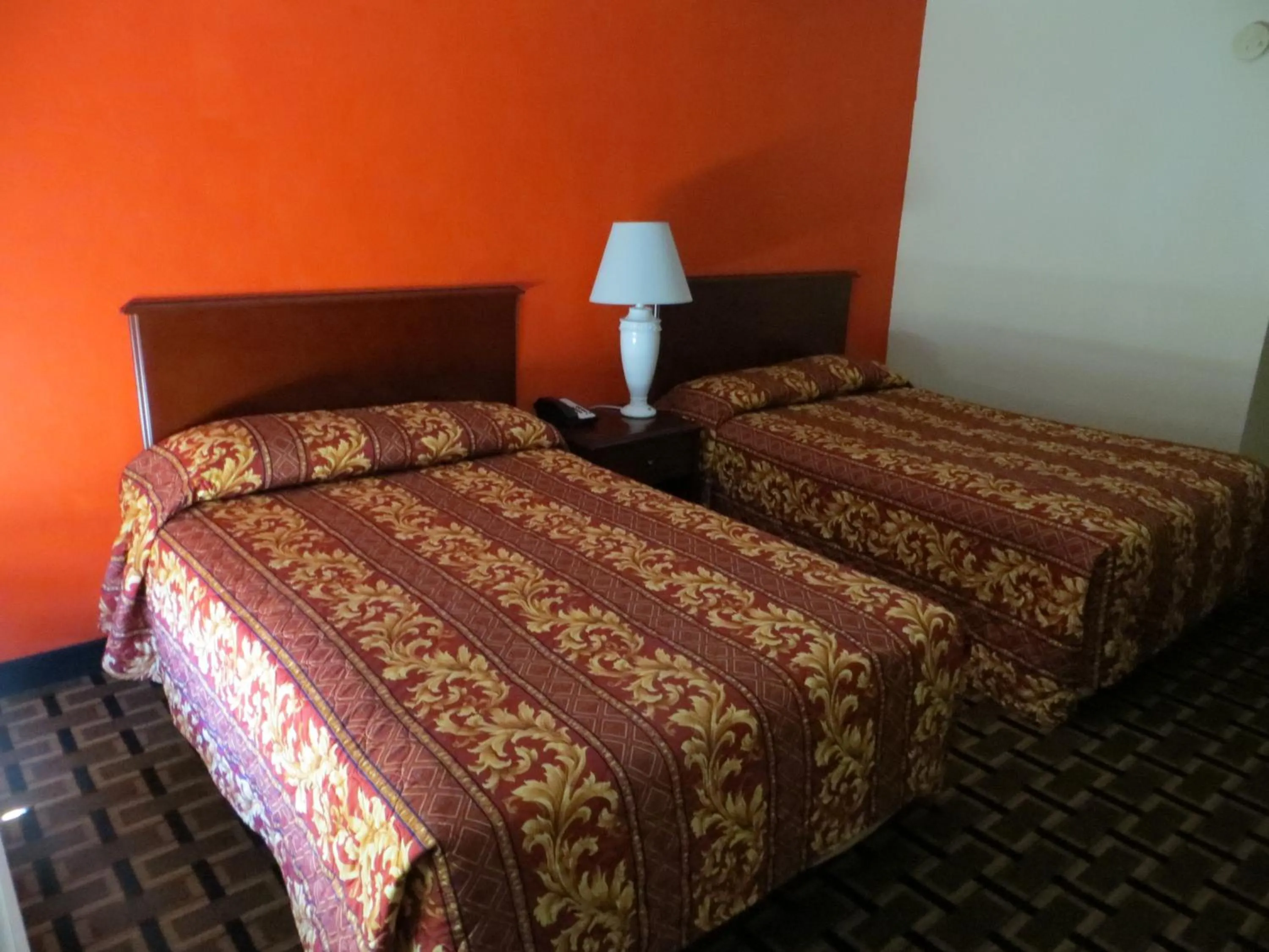 Double Room in Budget Inn