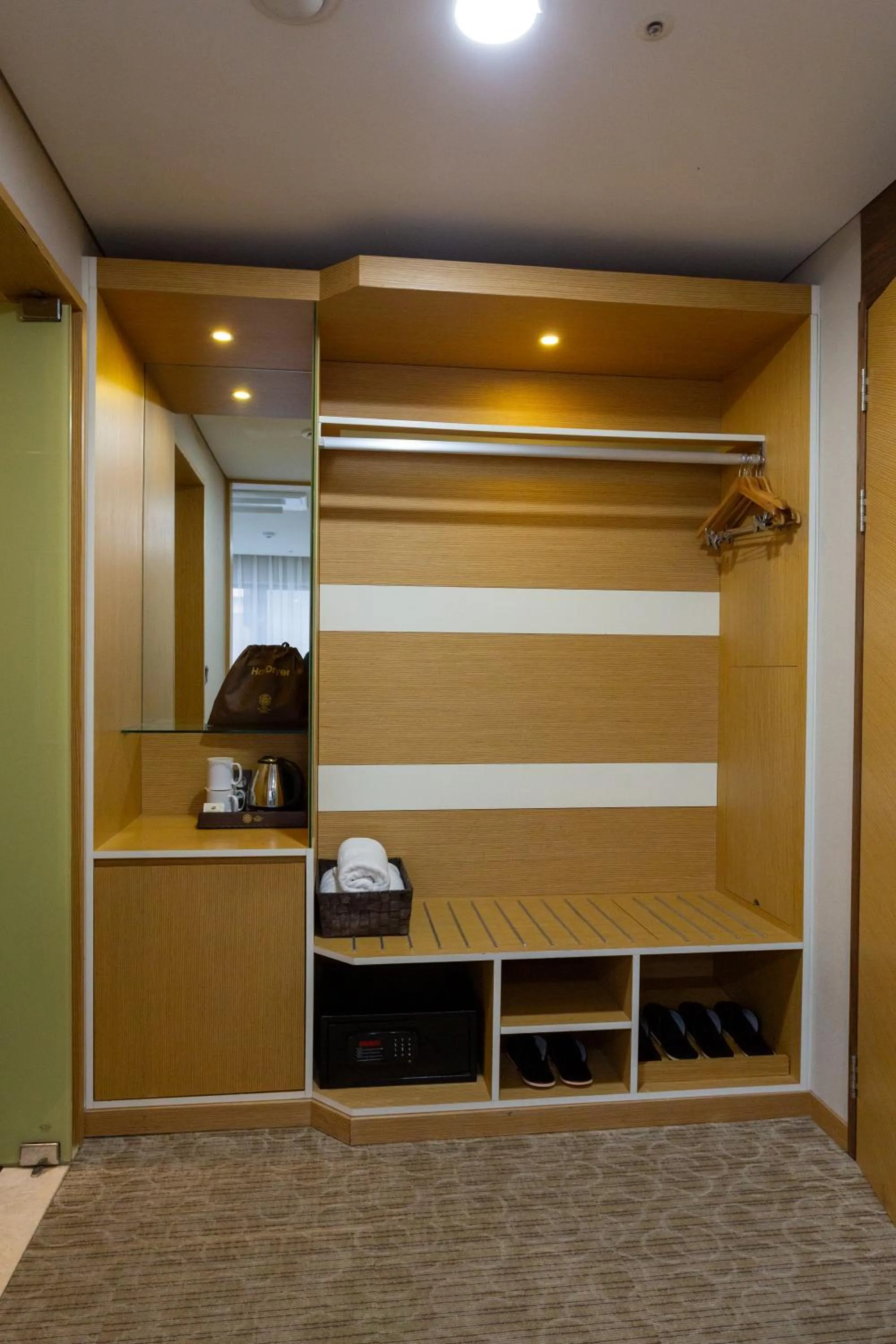 Deluxe Twin Room in The Recenz Dongdaemun Hotel