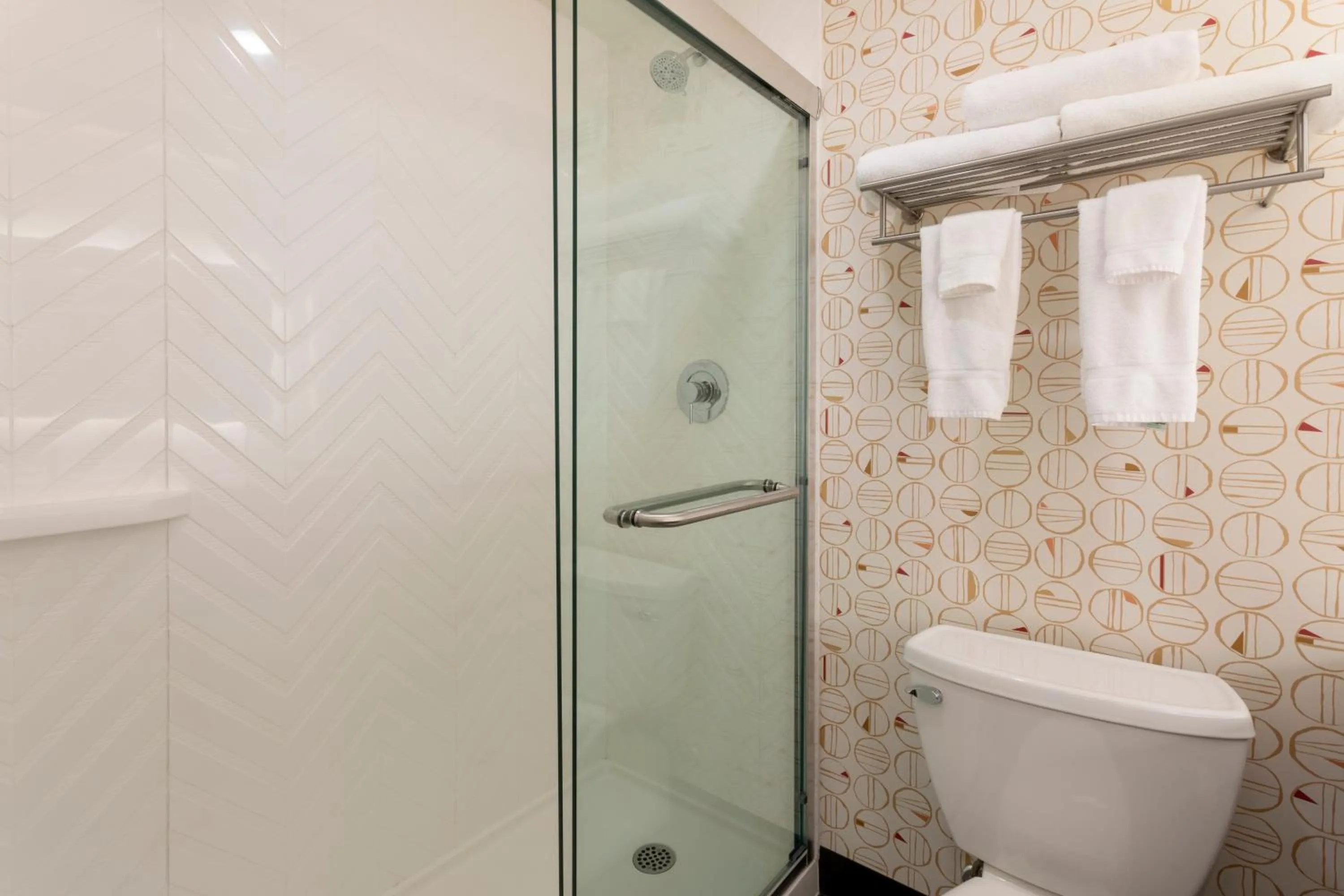 Room with Two Beds - Hearing Accessible - Non-Smoking in Holiday Inn Marquette by IHG