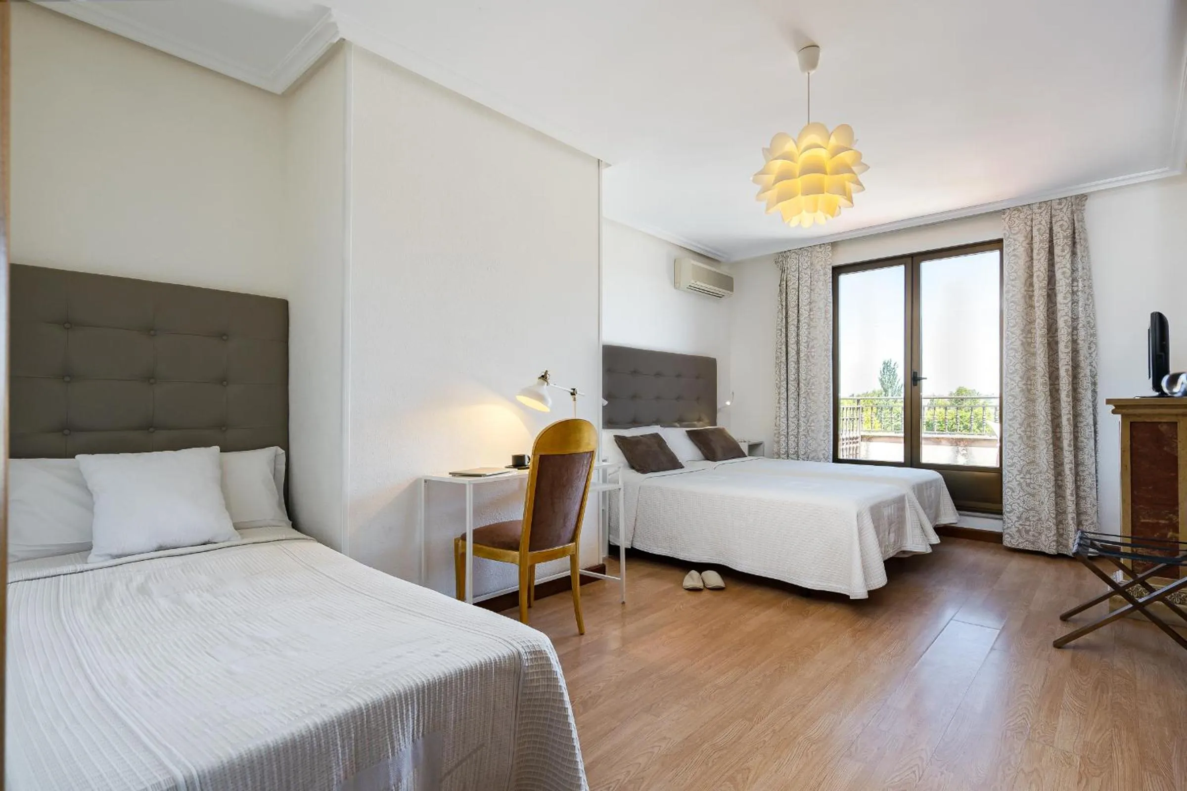 Triple Room with Terrace in Hotel Eurowest