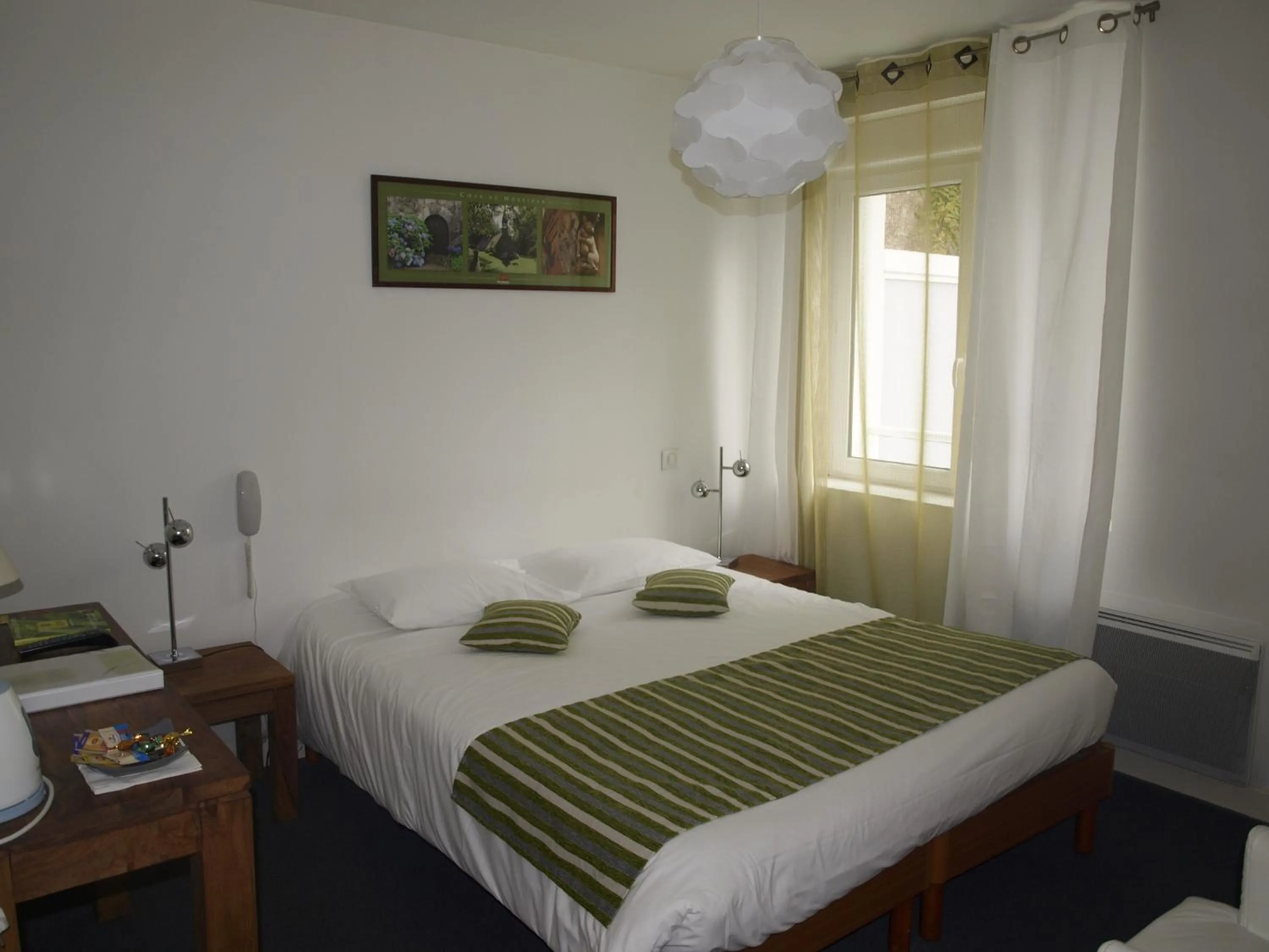 Superior Double Room in Auberge Du Cheval Blanc - Logis Hotel