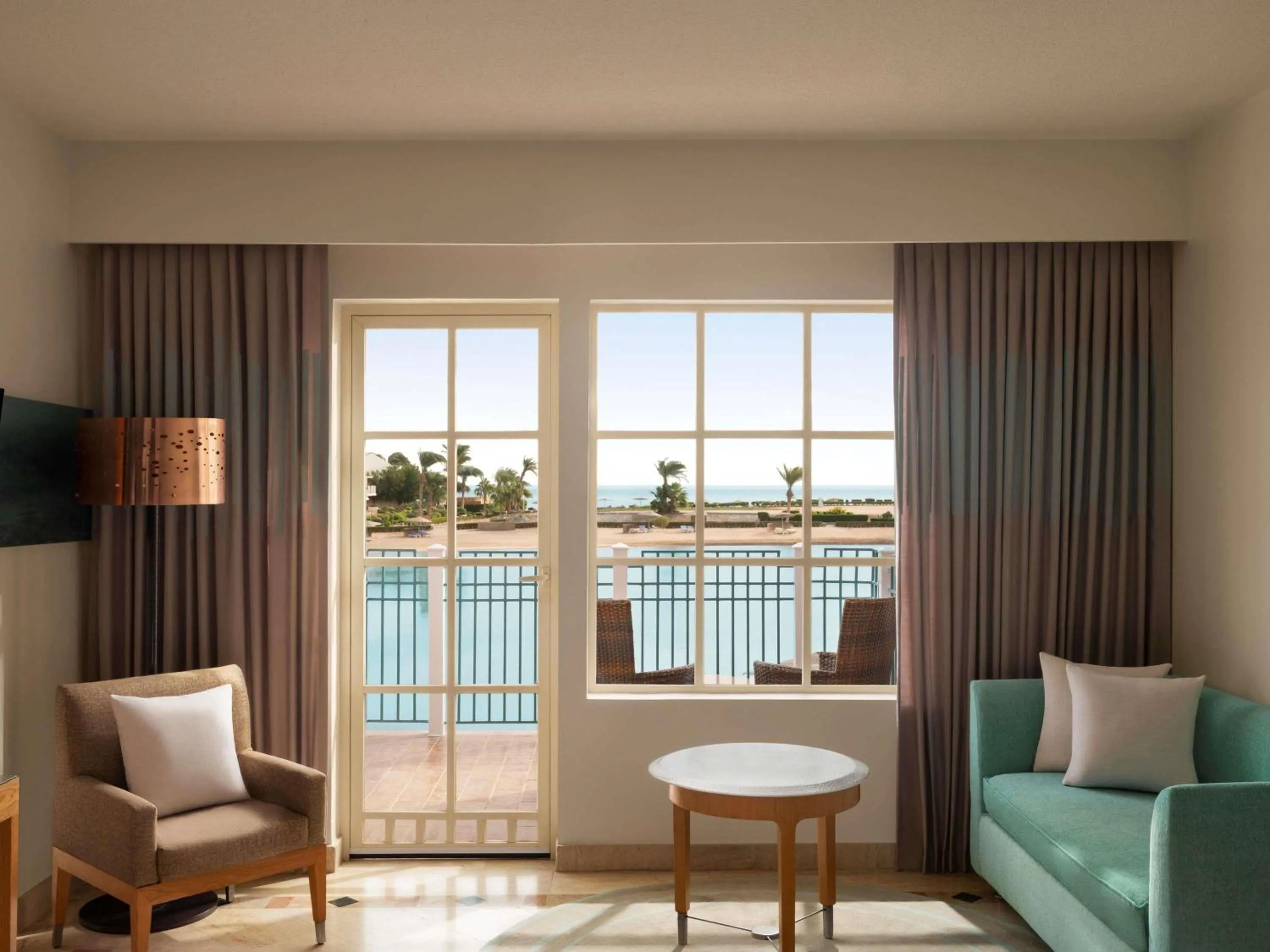 Deluxe Twin with Lagoon View in Movenpick Resort & Spa El Gouna