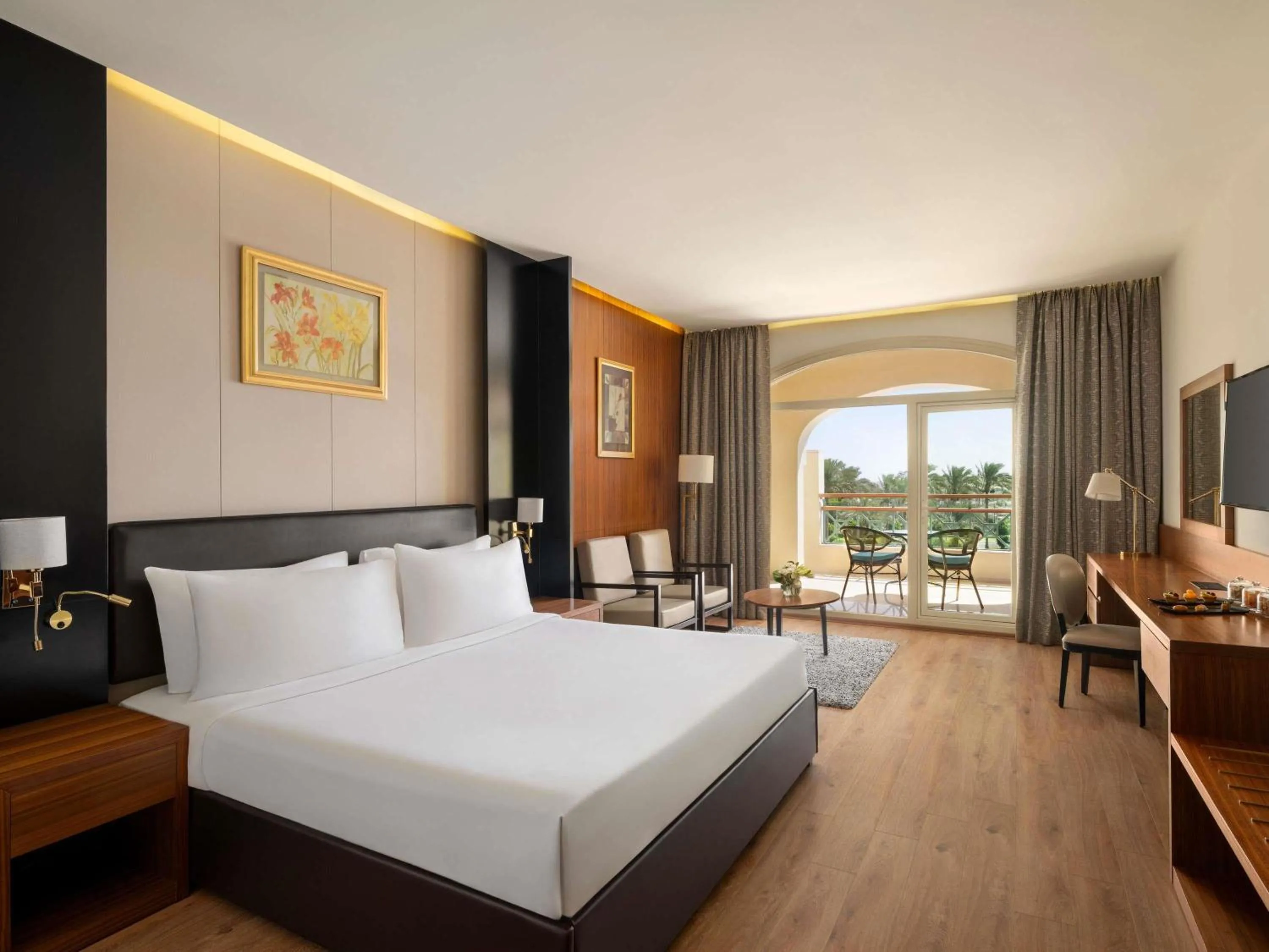 Executive King Room in Mövenpick Hotel Cairo - Media City