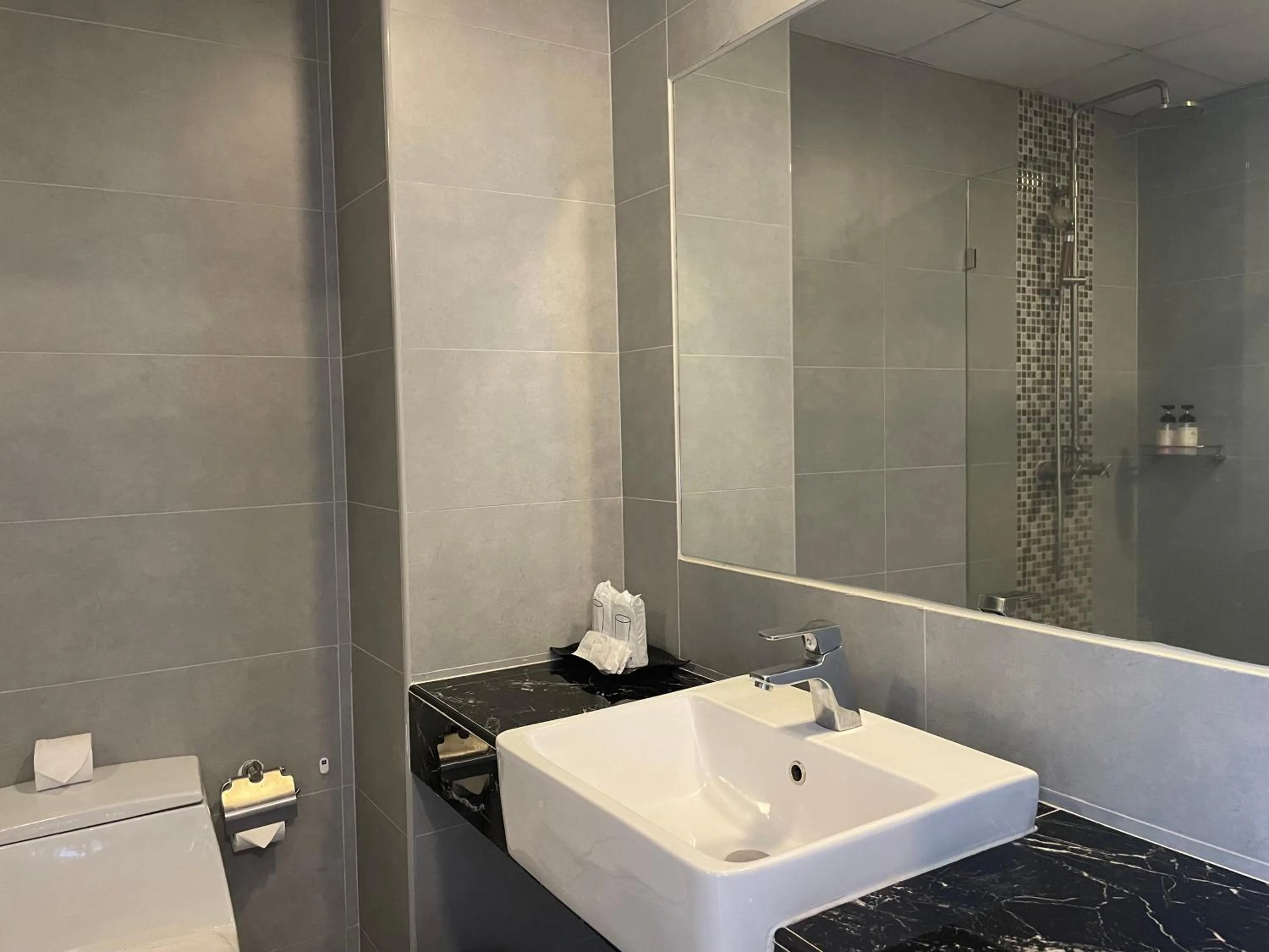 Deluxe Twin Room in Embryo Hotel