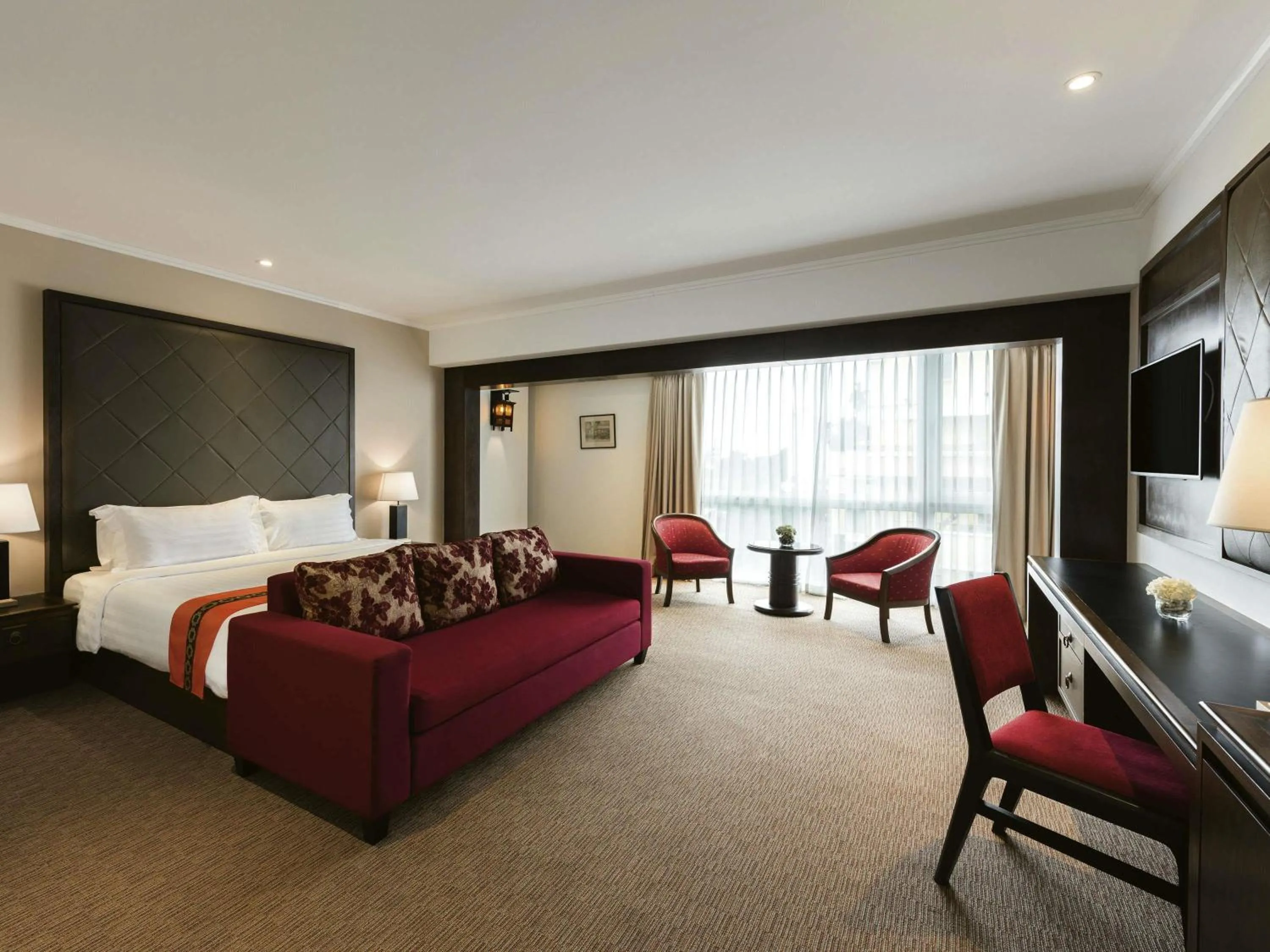 Suite in Movenpick Suriwongse Hotel Chiang Mai