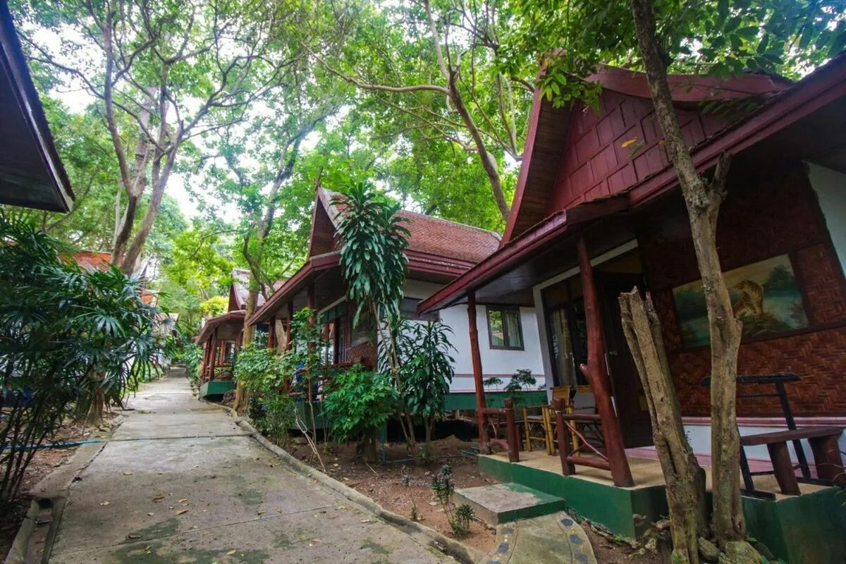 Basic Bungalow in Bill Resort