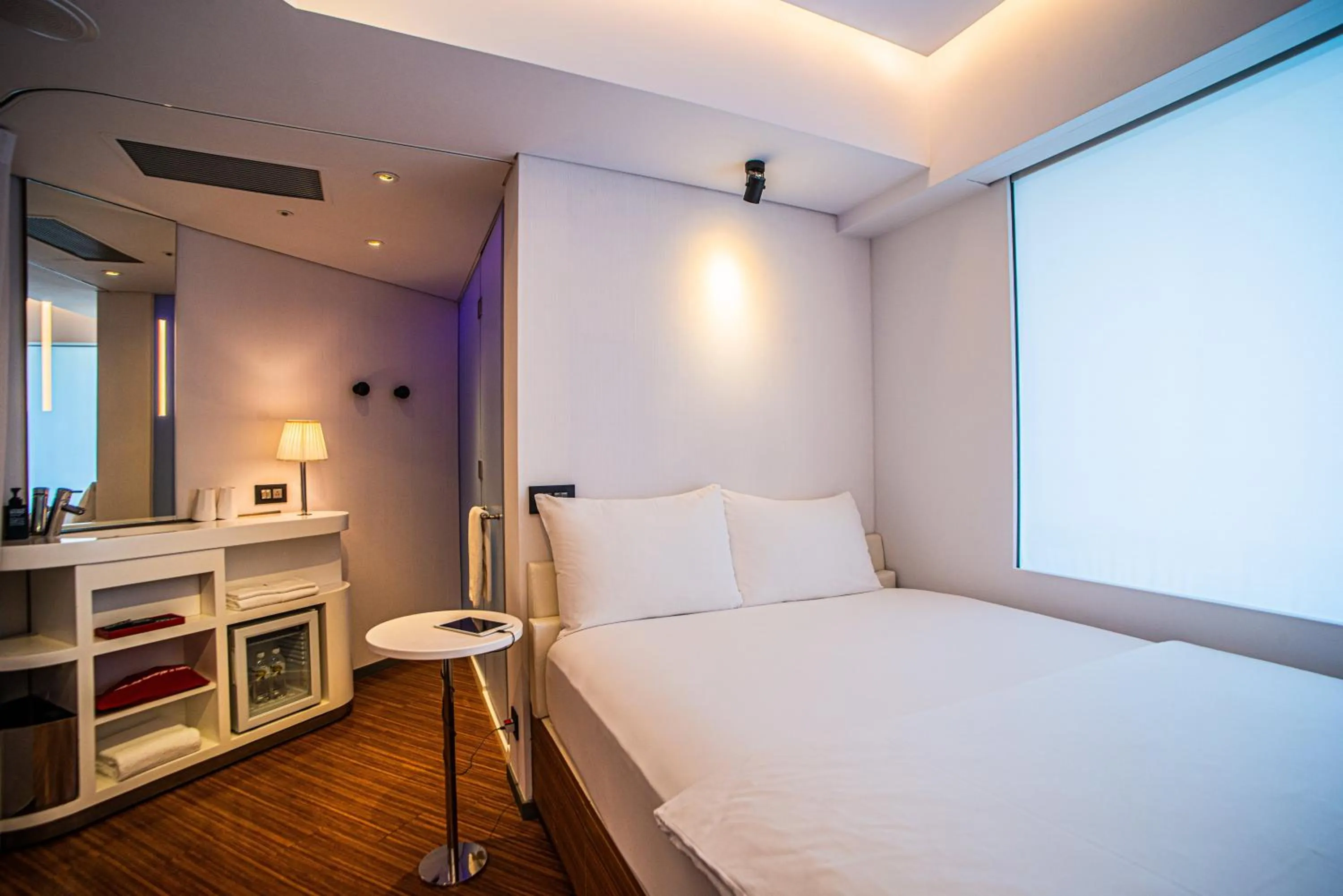 Queen Room - No View in citizenM Taipei North Gate