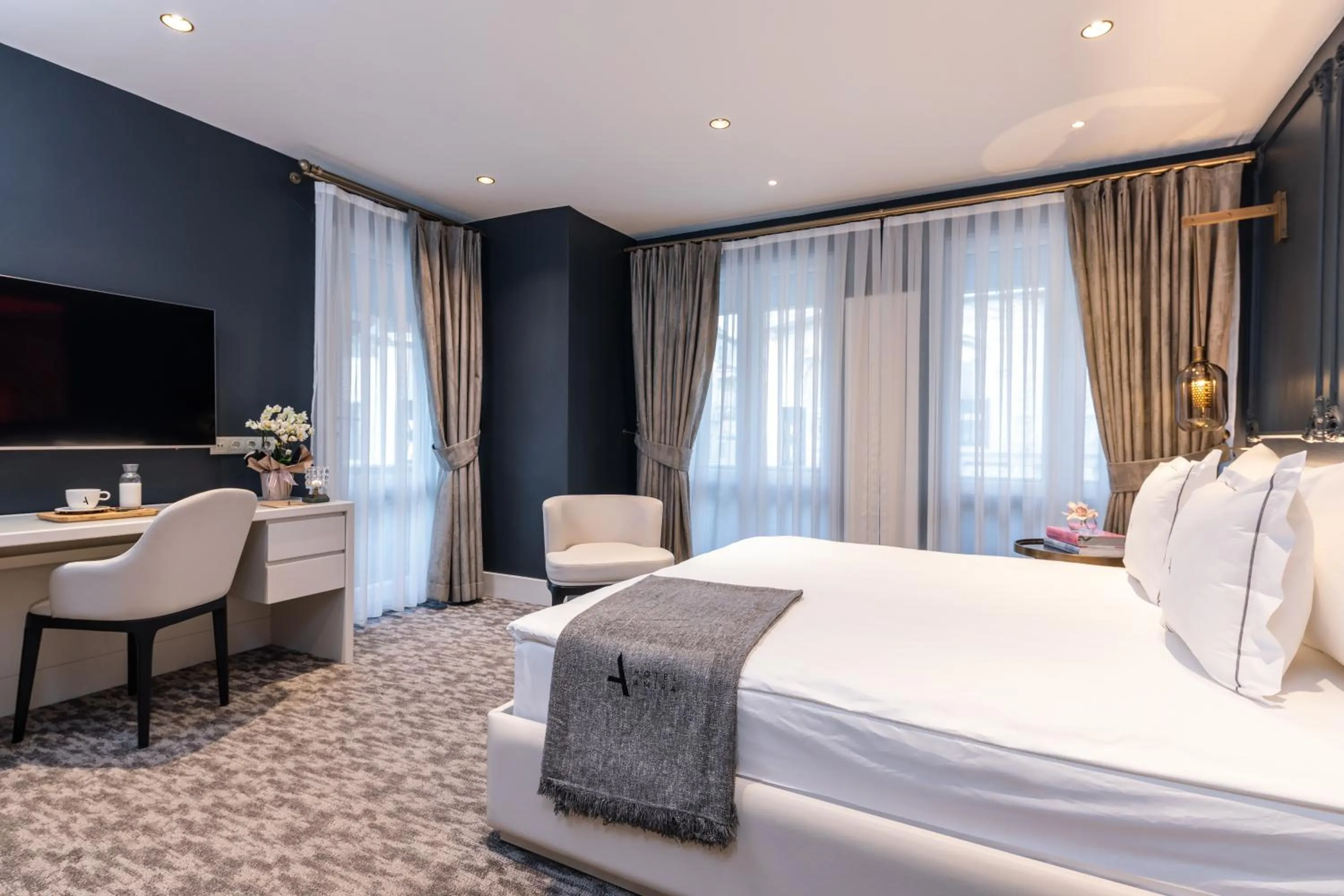 Family Suite with Balcony in Hotel Amira Istanbul
