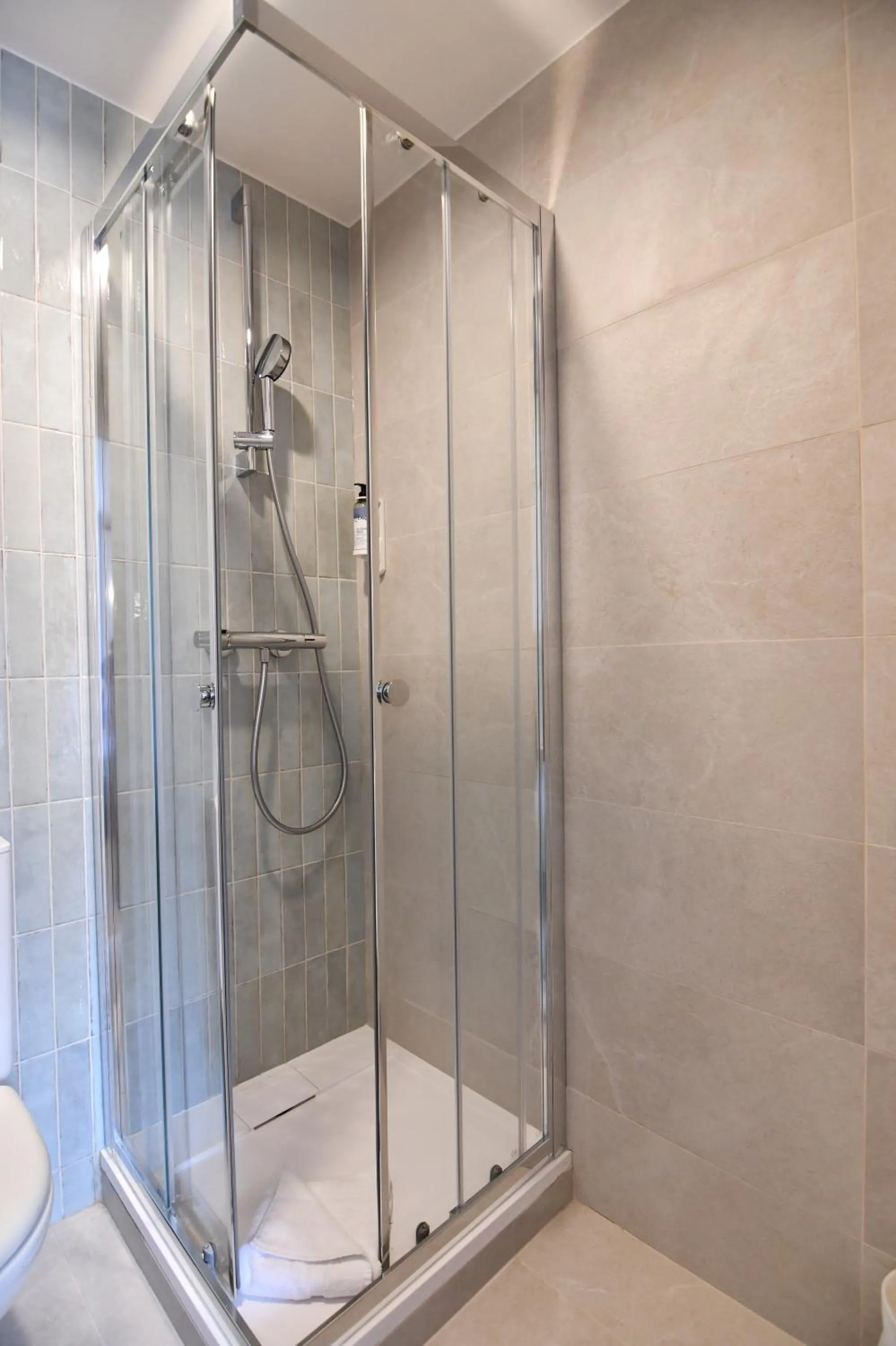 Economy Single Room in Agate Hôtel