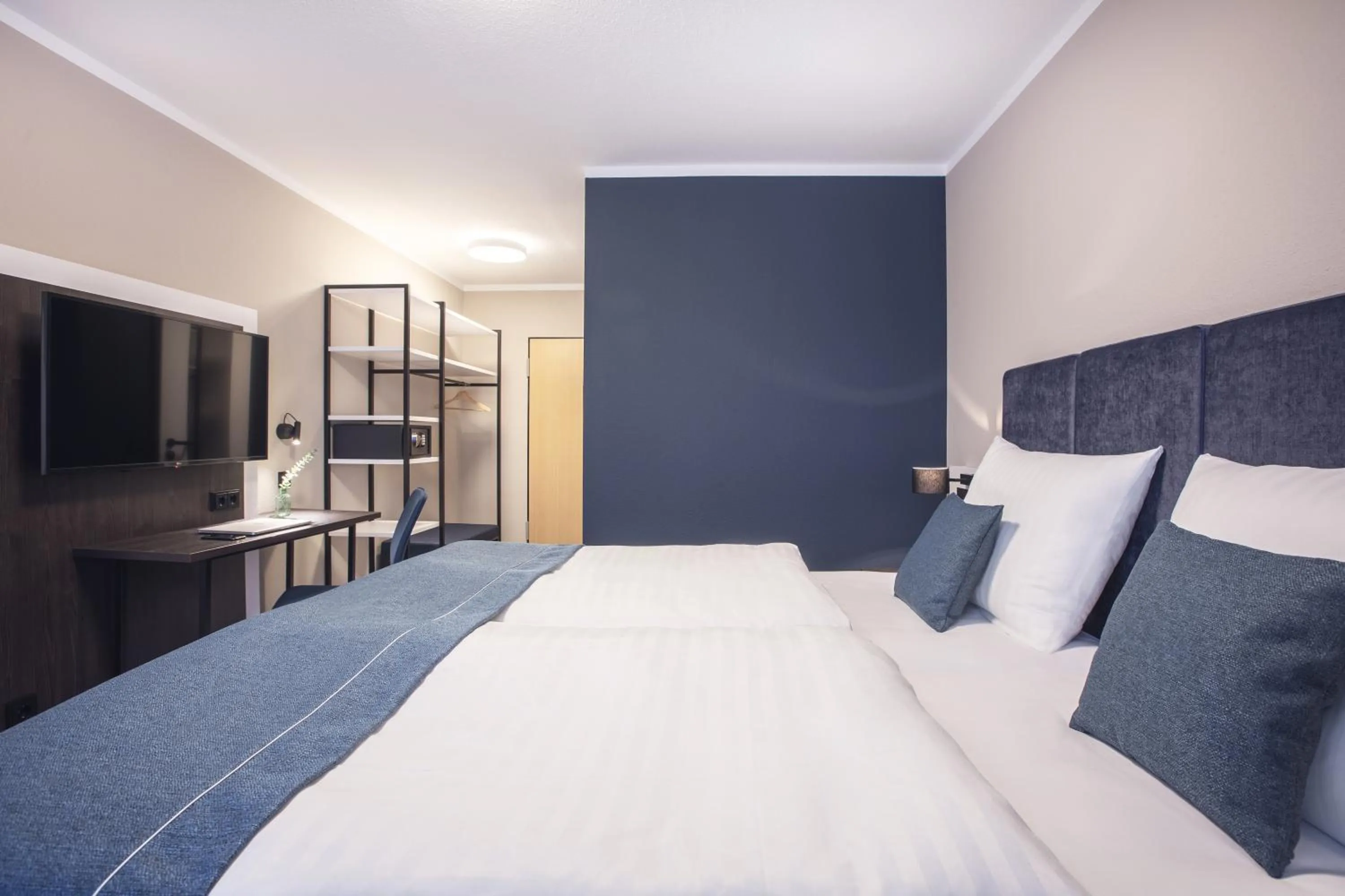Standard Queen Room in Garner Hotel Elmshorn by IHG