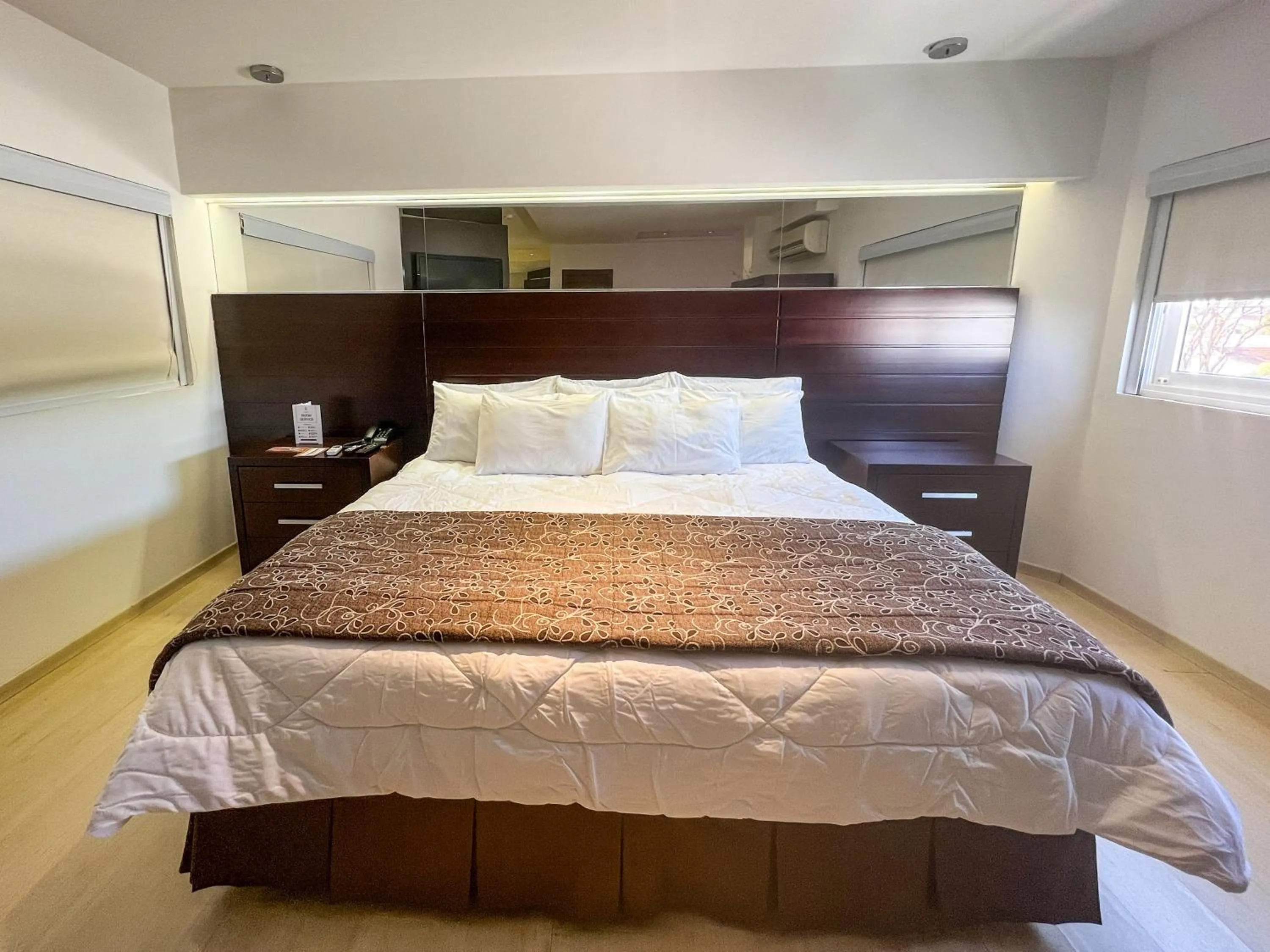 Suite with Hot Tub - single occupancy in GoldMen Select Cianorte