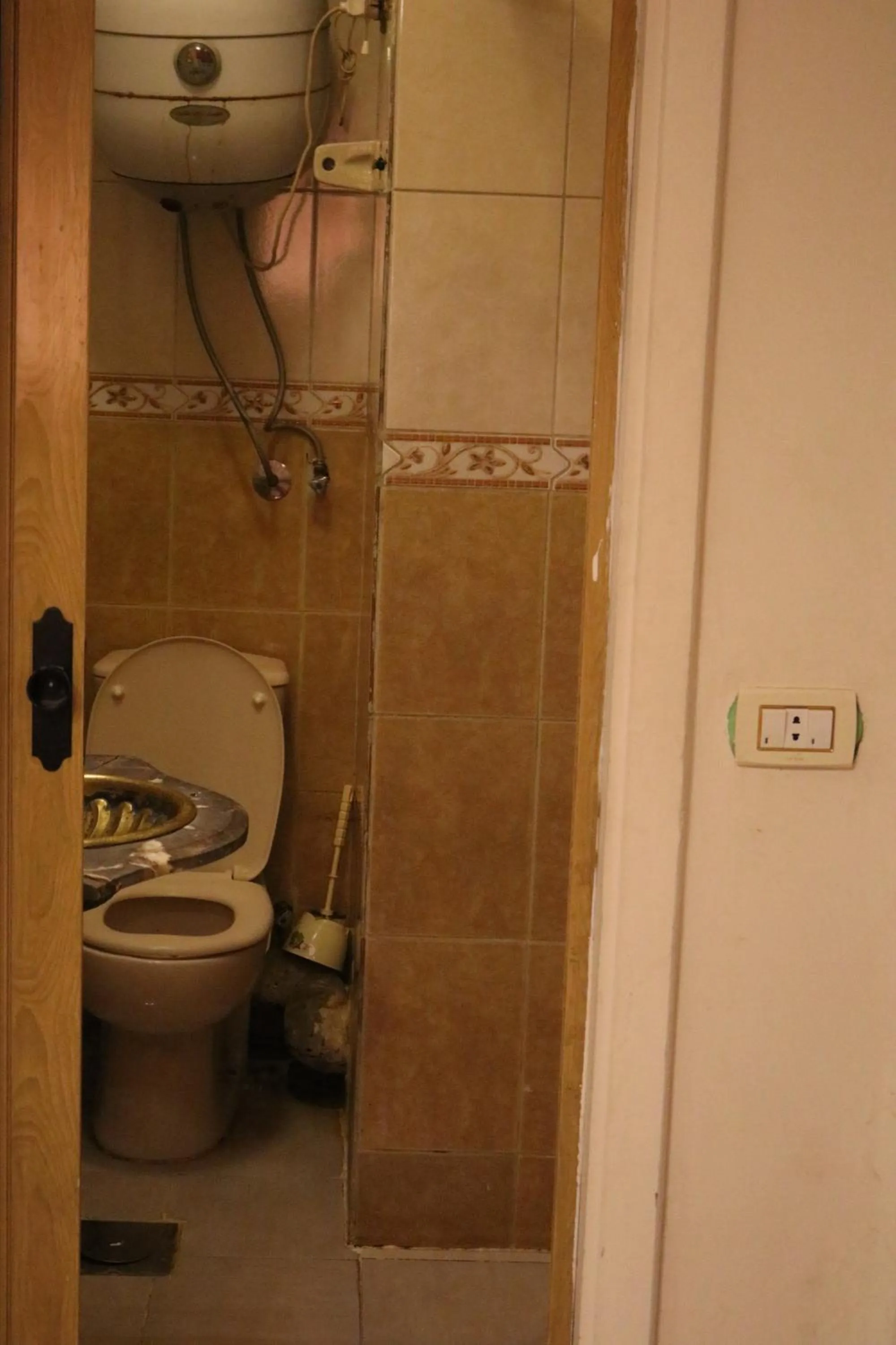 Twin Room with Private Bathroom in Wake Up! Cairo Hostel