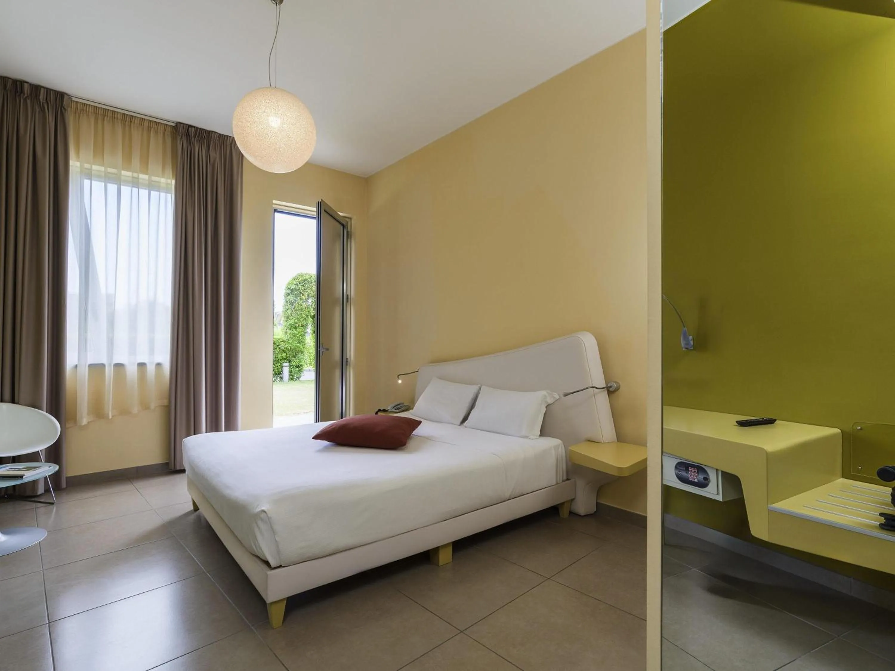 Superior King Room - Garden Side in ibis Styles Catania Acireale