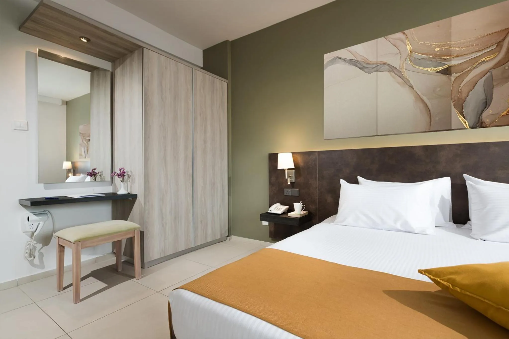 Suite with Pool View in Mayfair Hotel