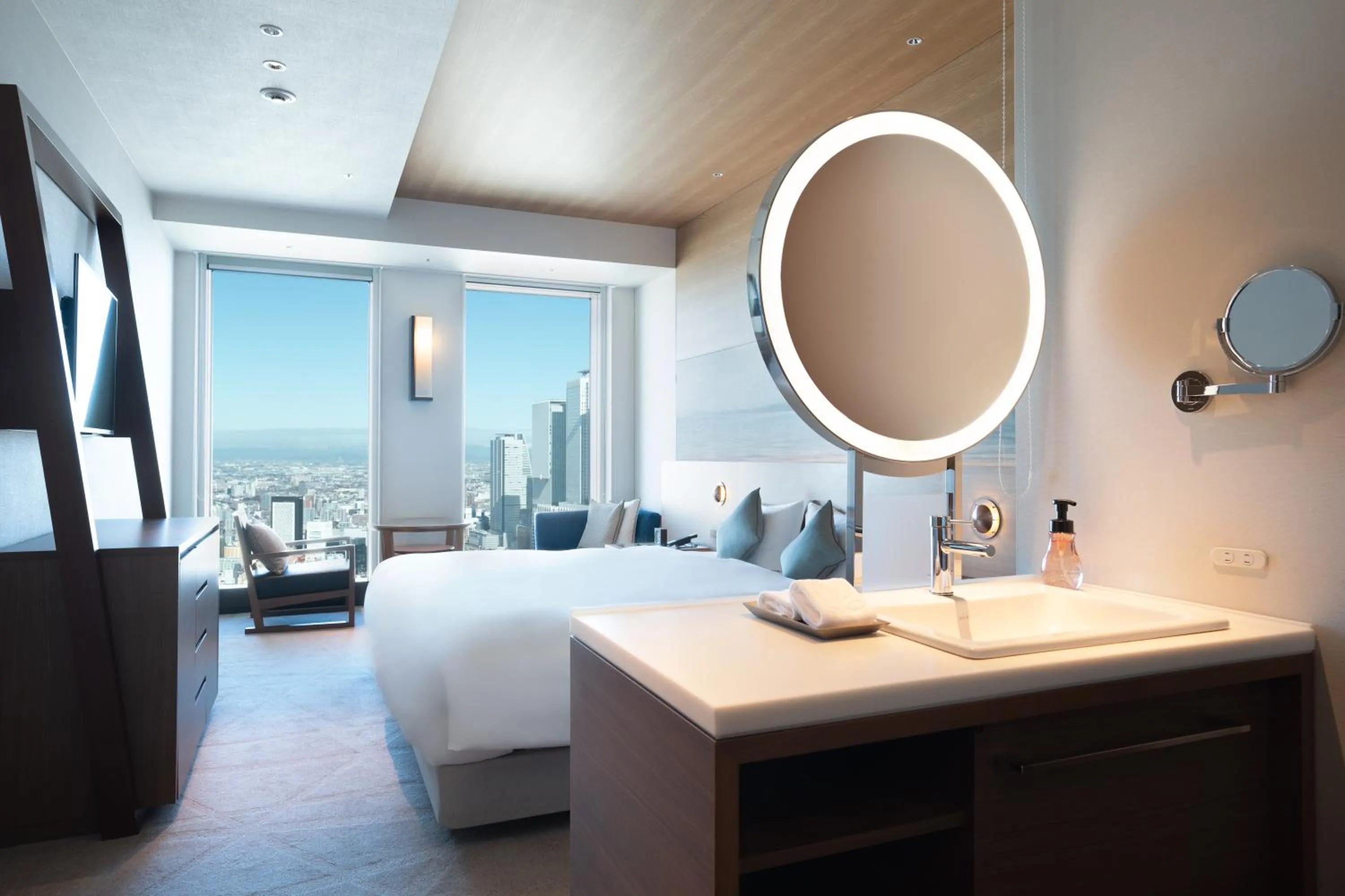 Superior King Room with Nagoya Station View & Club Lounge Access in Nagoya Prince Hotel Sky Tower