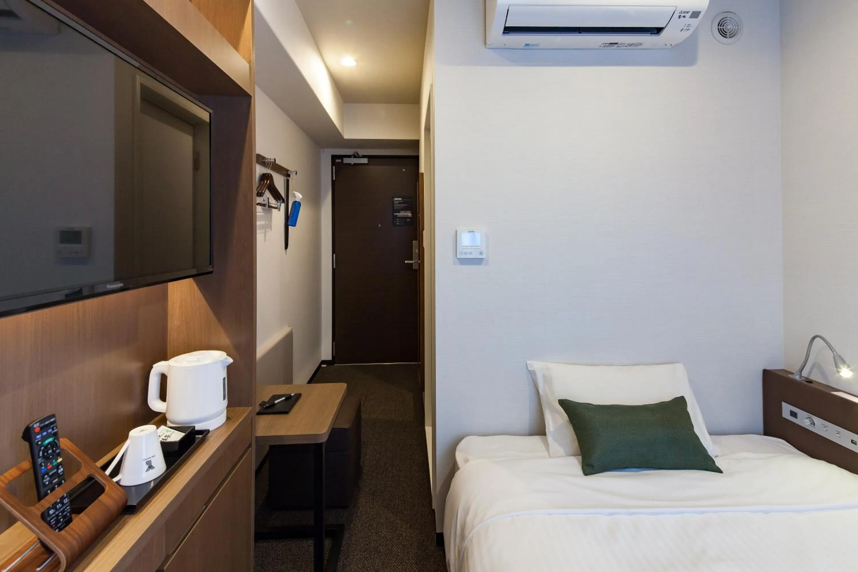 Double Room with Small Double Bed-Smoking - single occupancy in Y's HOTEL Shin Osaka
