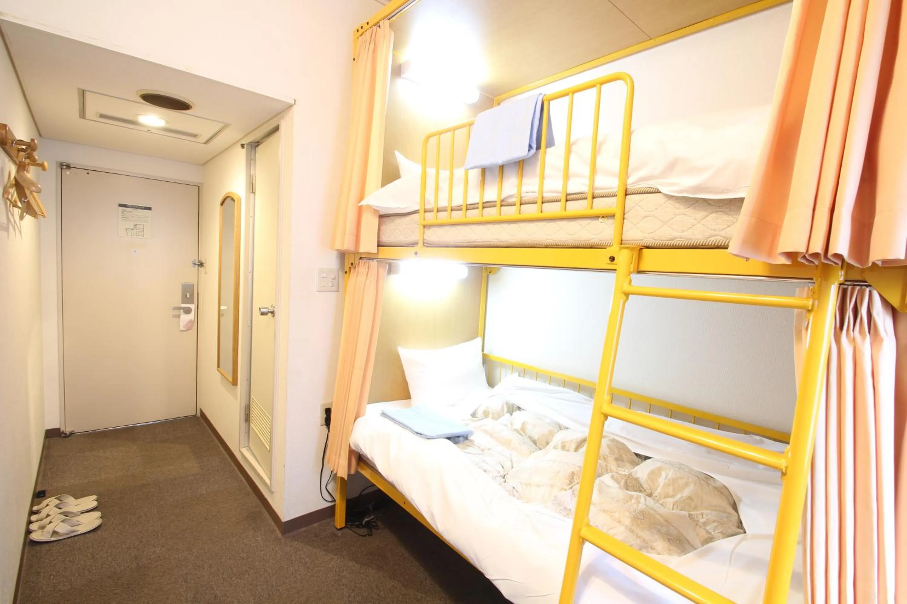 Twin Room with Private Bathroom in Sakura Hotel Ikebukuro
