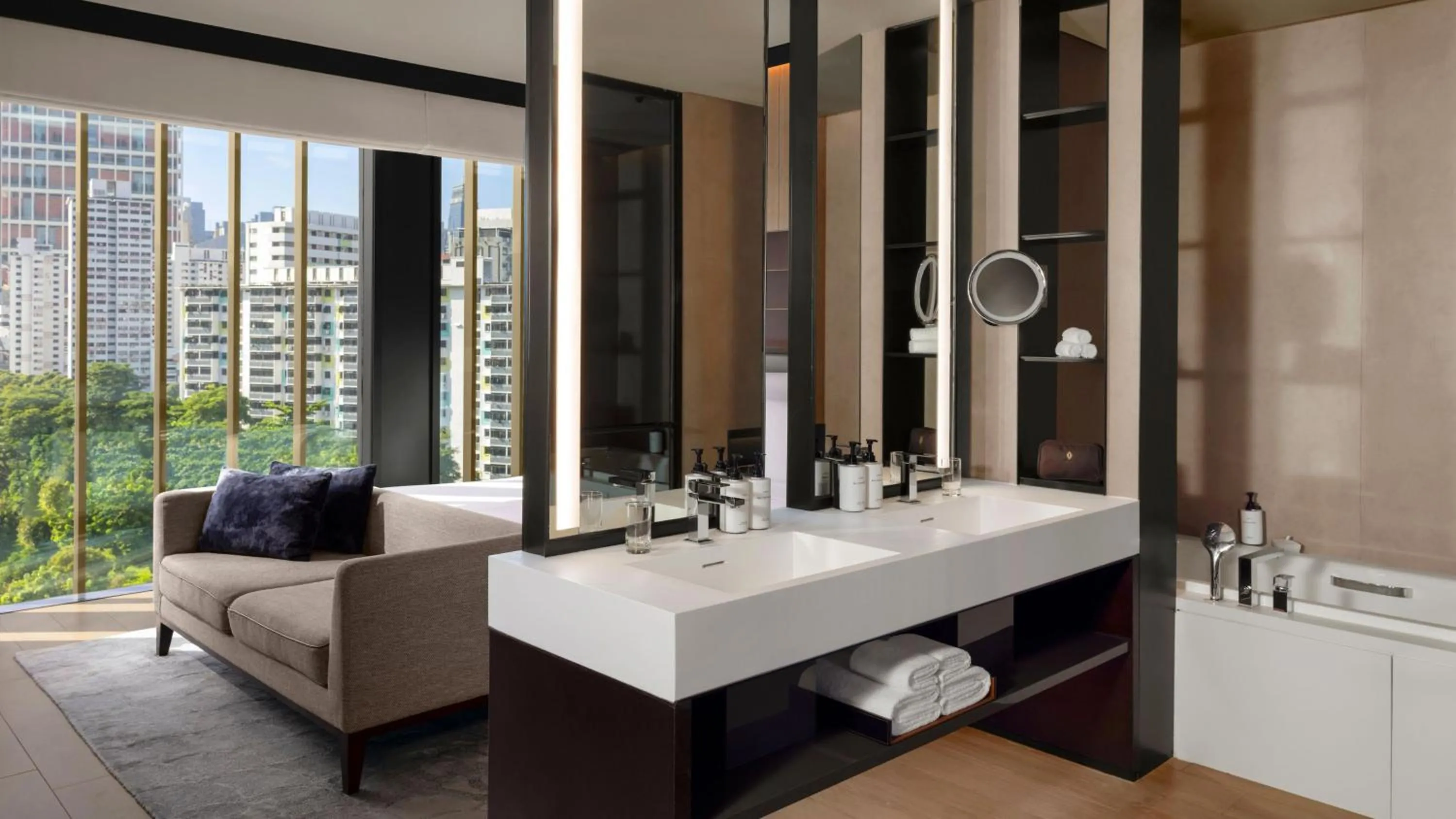 Junior King Suite in InterContinental Singapore Robertson Quay by IHG