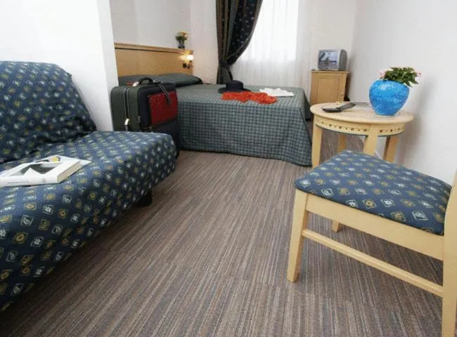 Triple Room in Hotel Mary