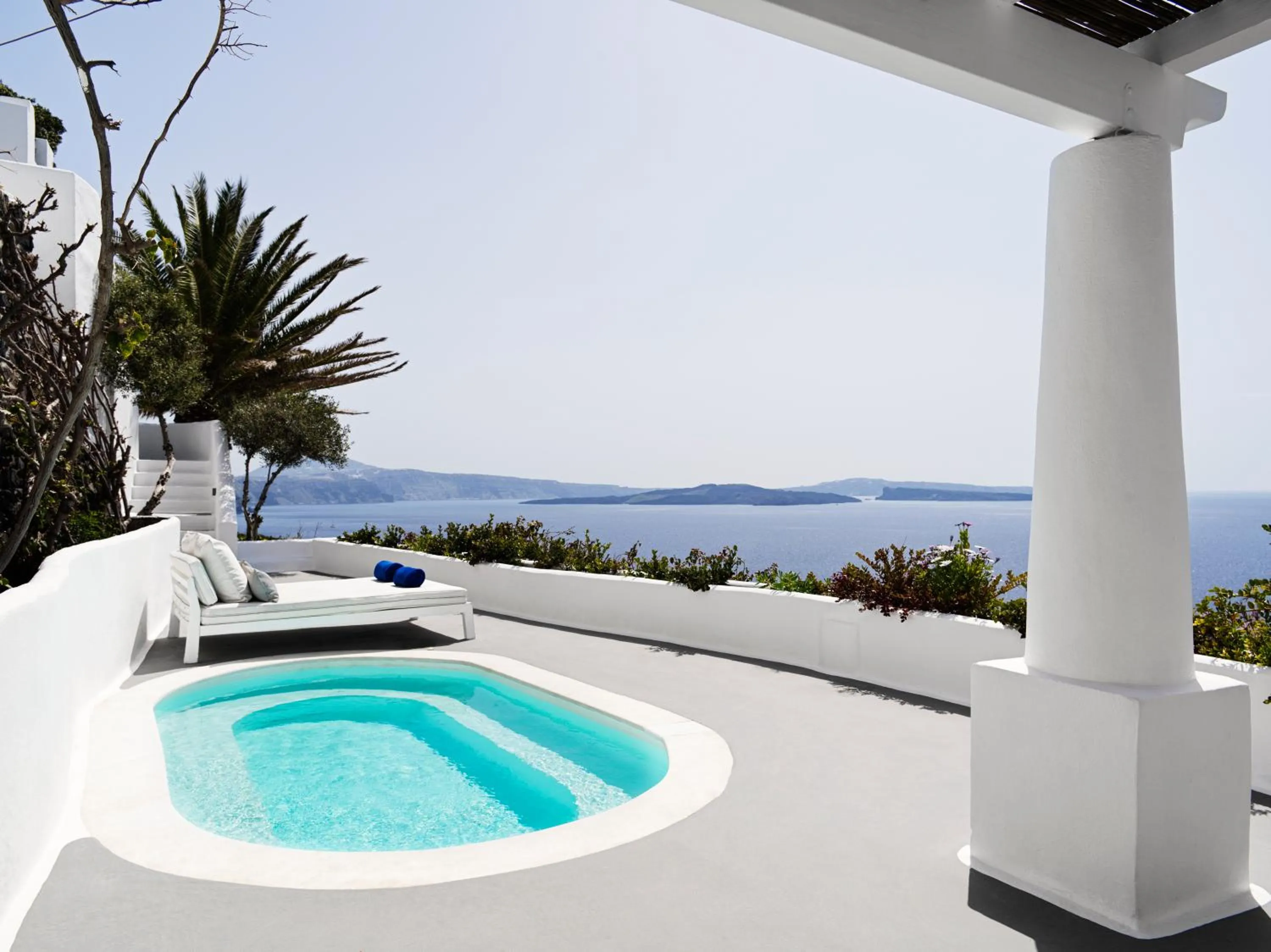 Honeymoon Suite with Plunge Pool in Katikies Santorini - The Leading Hotels Of The World