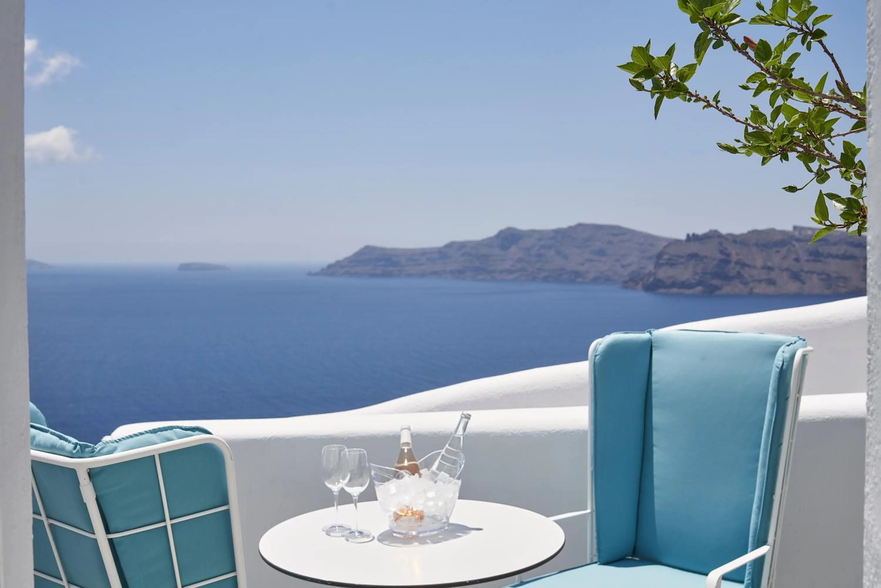 Junior Suite with Caldera View in Katikies Kirini Santorini - The Leading Hotels Of The World