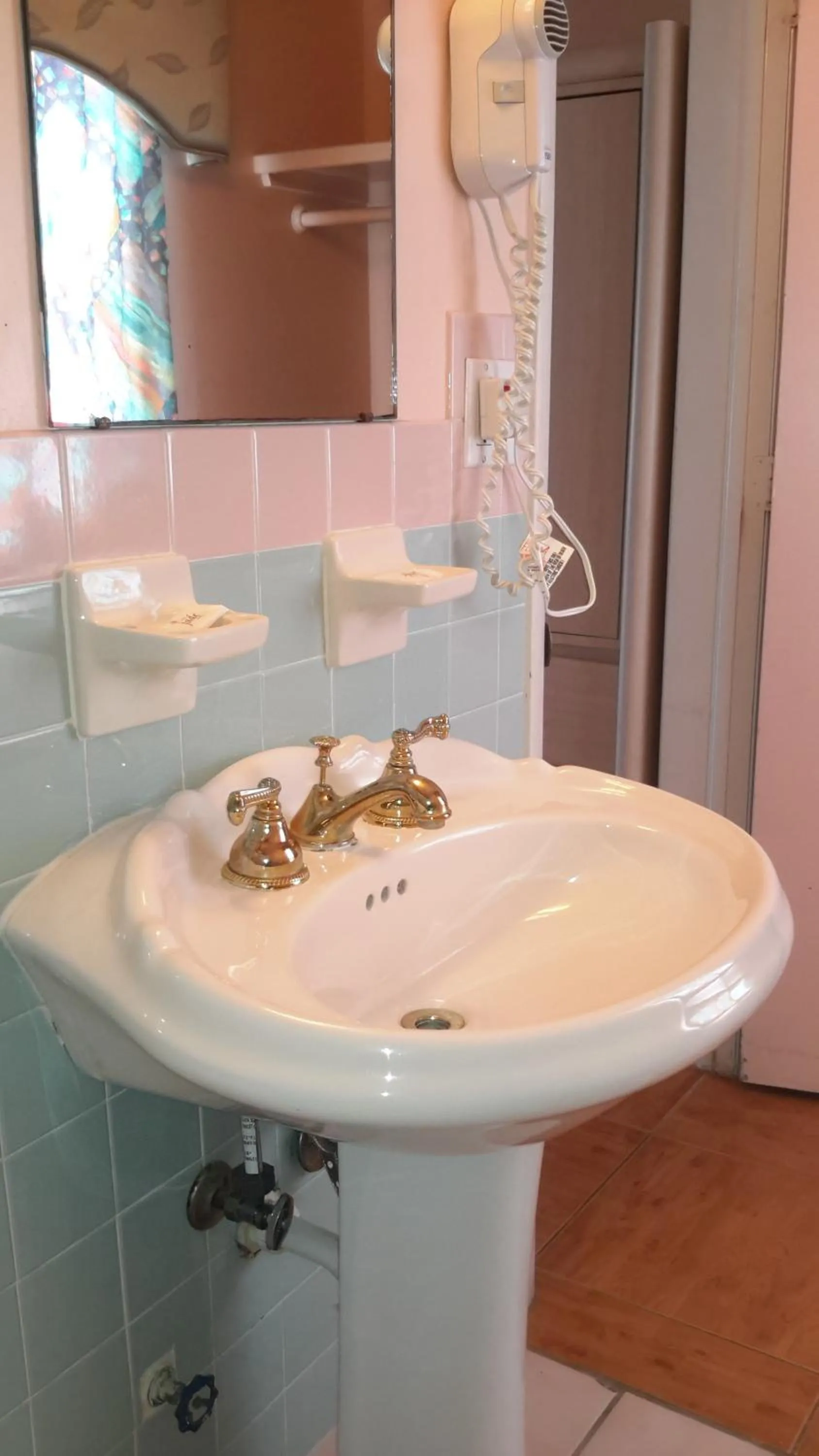 Superior Room -  One Bed in Conty's Motel