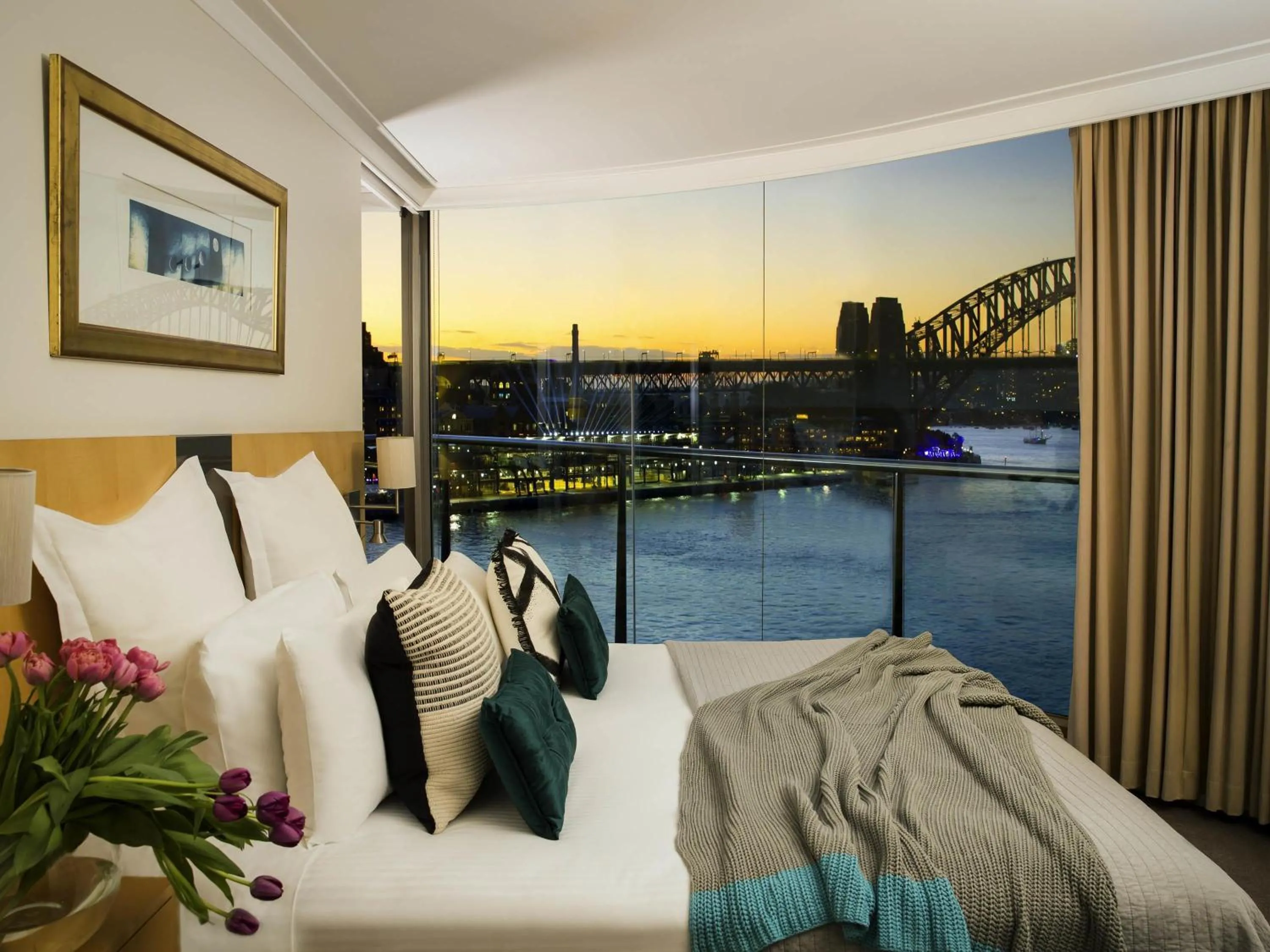 Two-Bedroom Apartment with Harbor View - Non-refurbished in Pullman Quay Grand Sydney Harbour