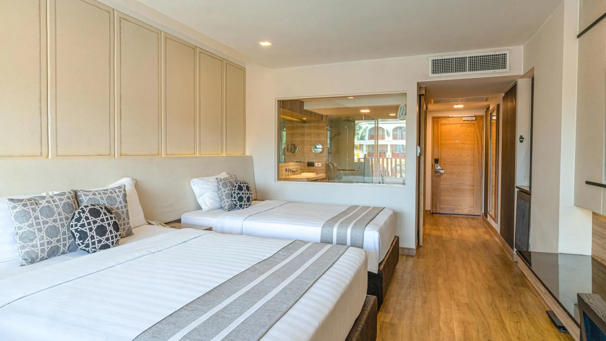 Deluxe Room in Phuket Graceland Resort and Spa