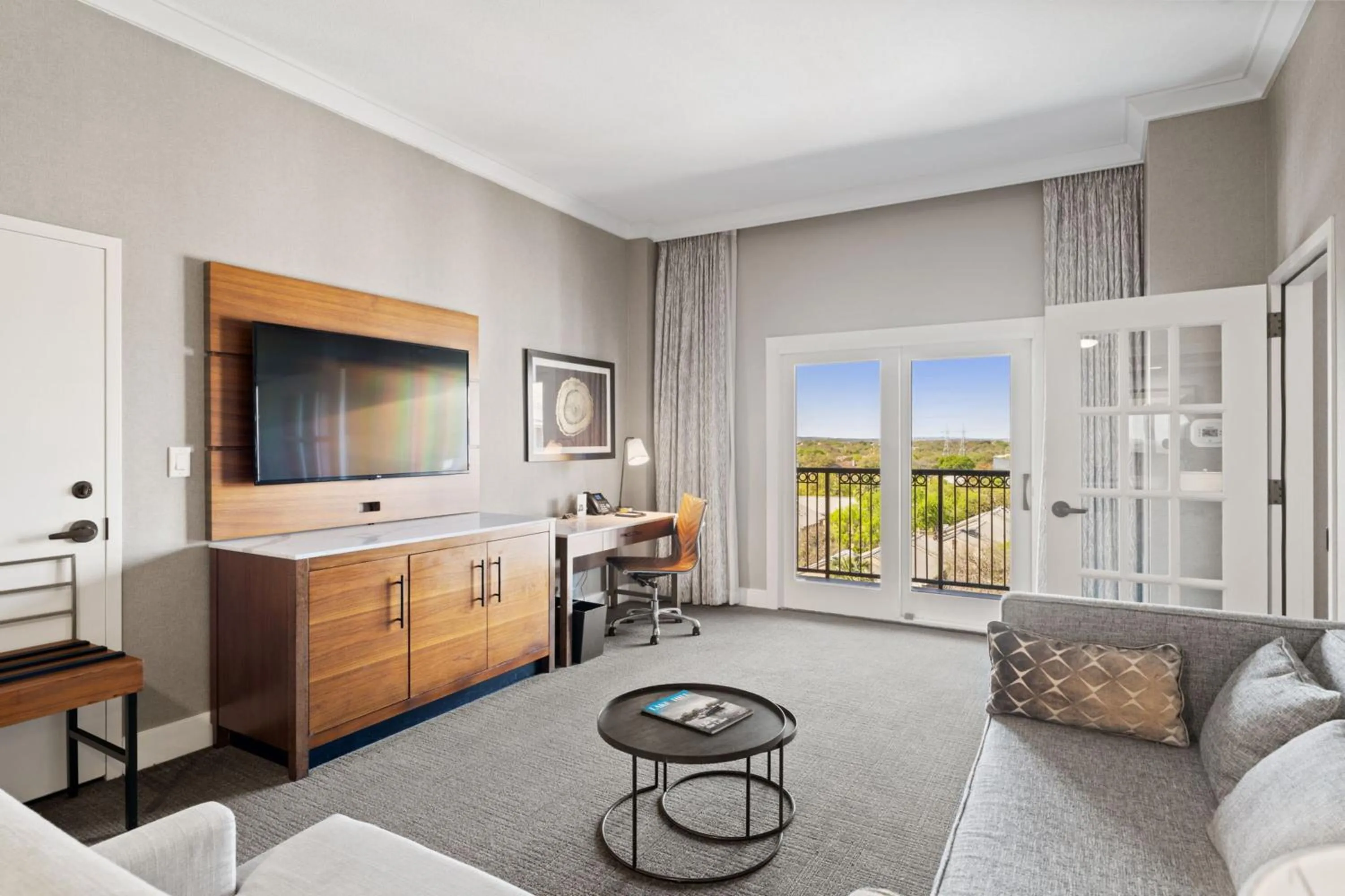 Magnolia Suite in Horseshoe Bay Resort