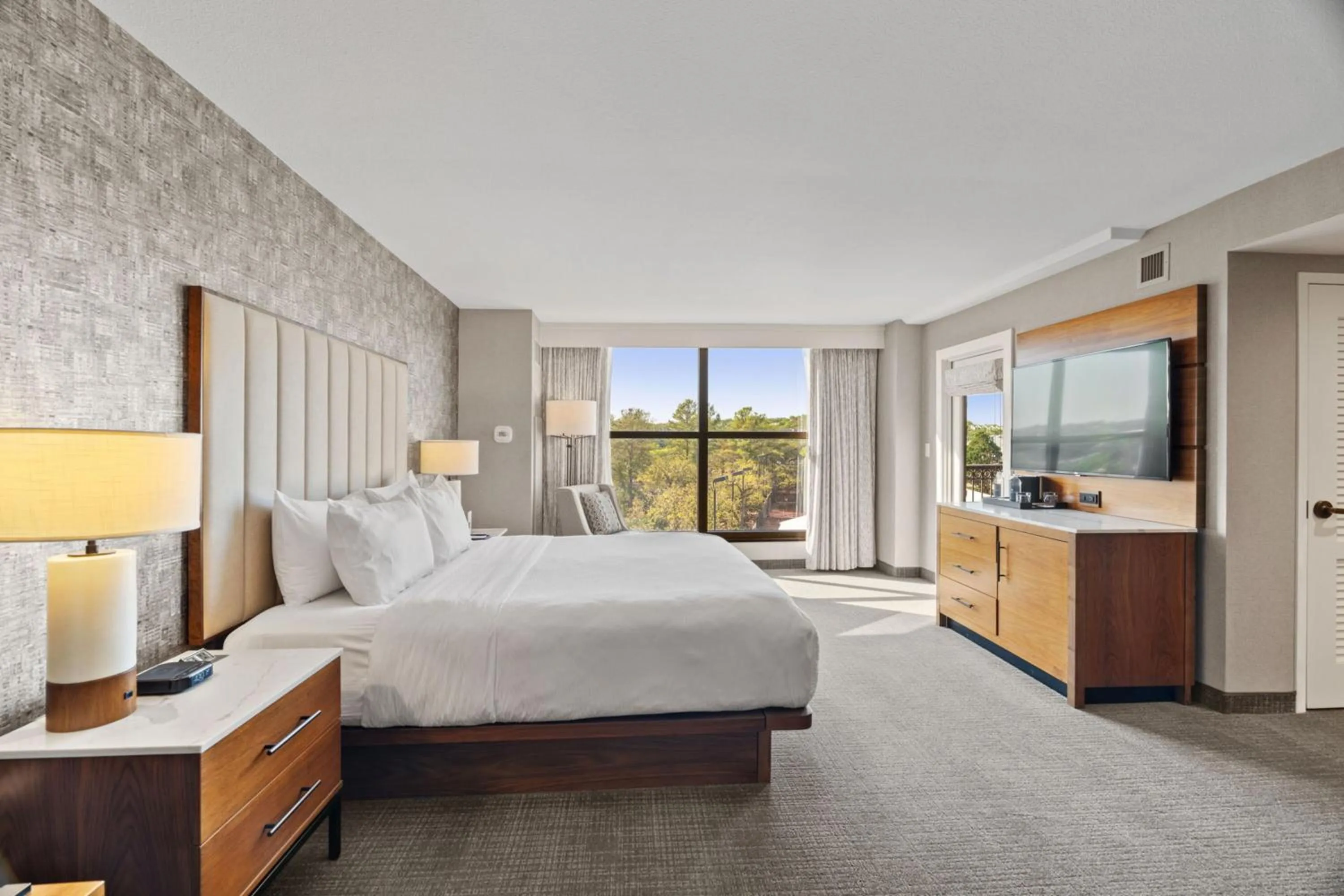 Junior Suite in Horseshoe Bay Resort