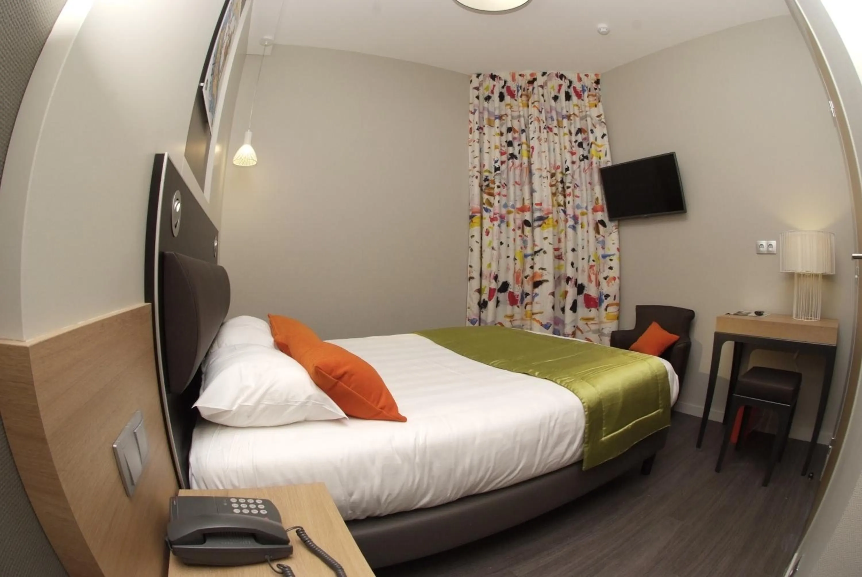 Double Room in Logis Grand Hôtel Des Bains