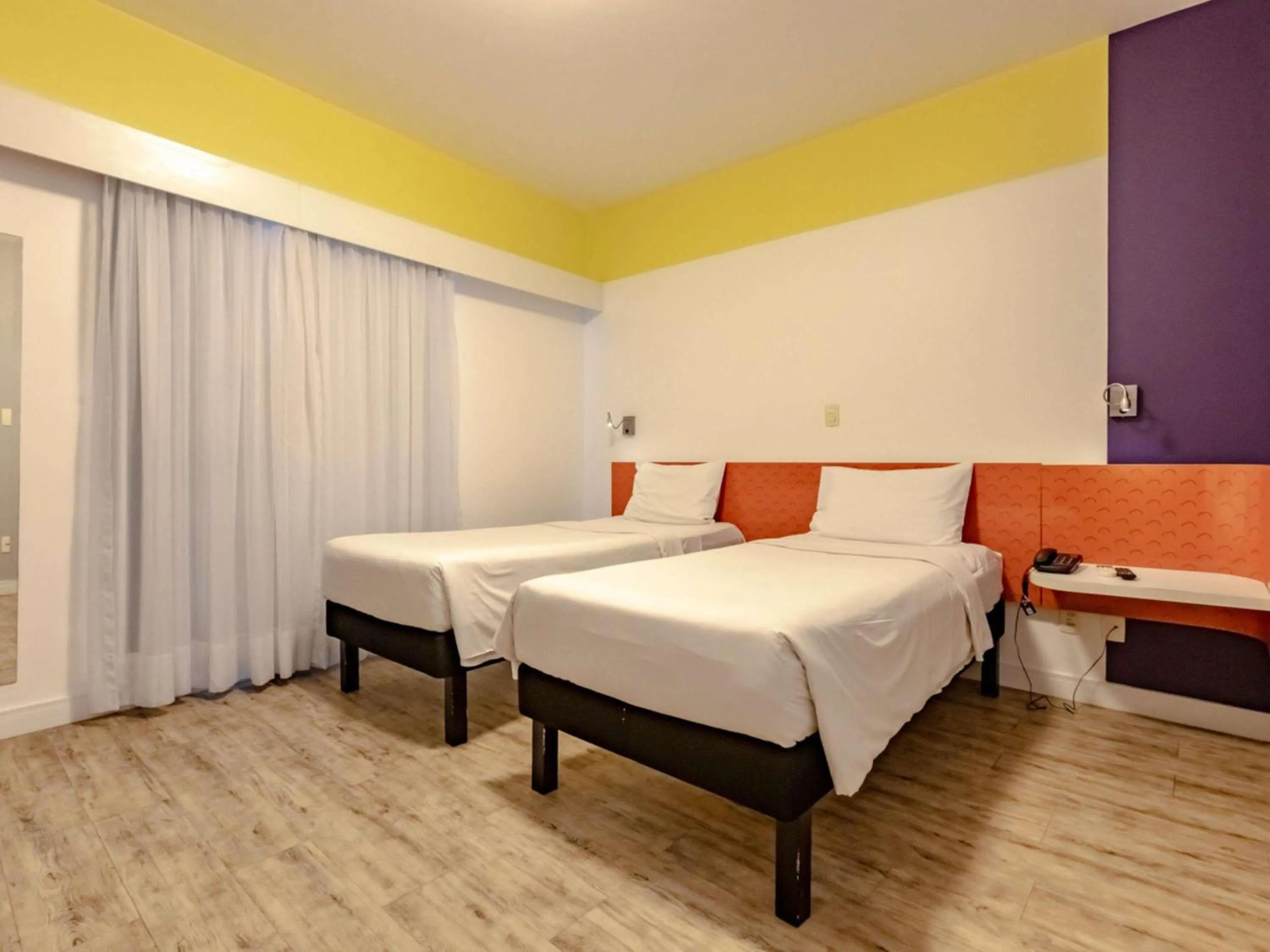 Standard Twin Apartment in Ibis Styles Balneário Camboriú - 1 Quadra do Mar