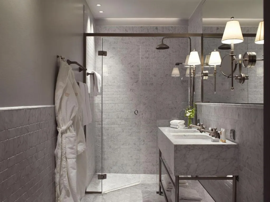 Deluxe Double Room in Britannia Hotel