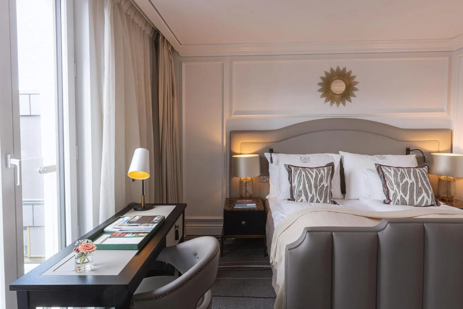 Deluxe Suite in Britannia Hotel